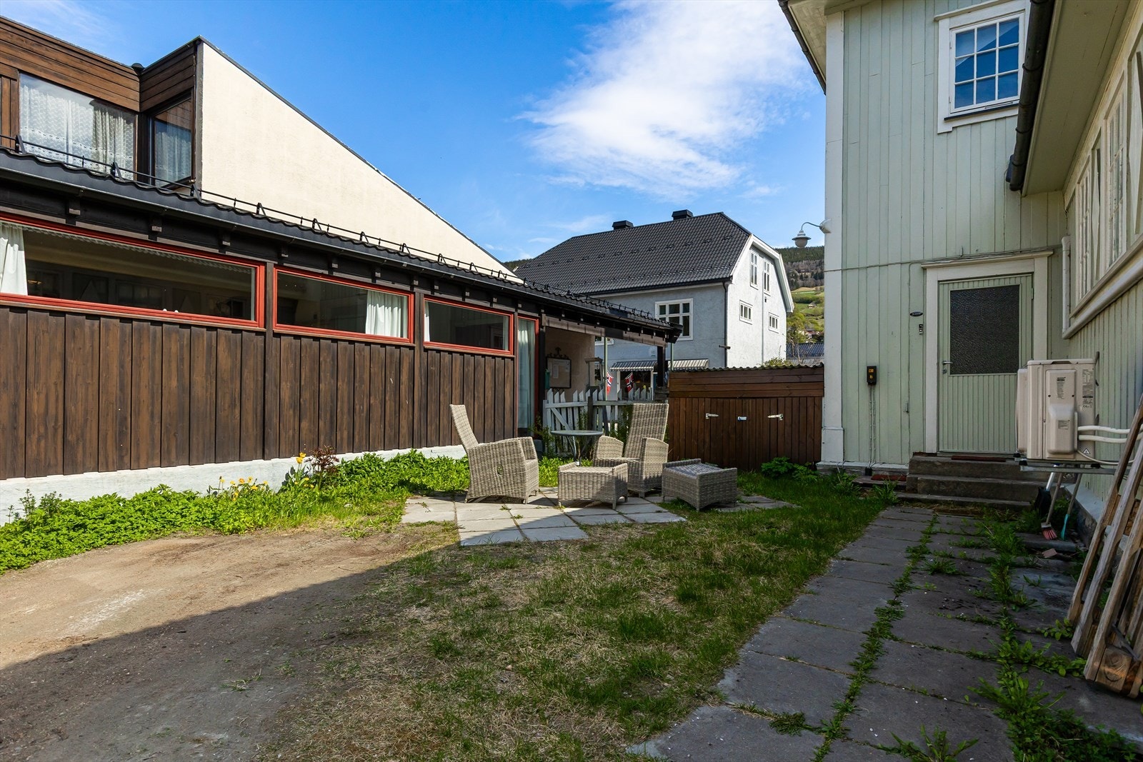 Hageområde på baksiden av eiendommen. Galleribilde