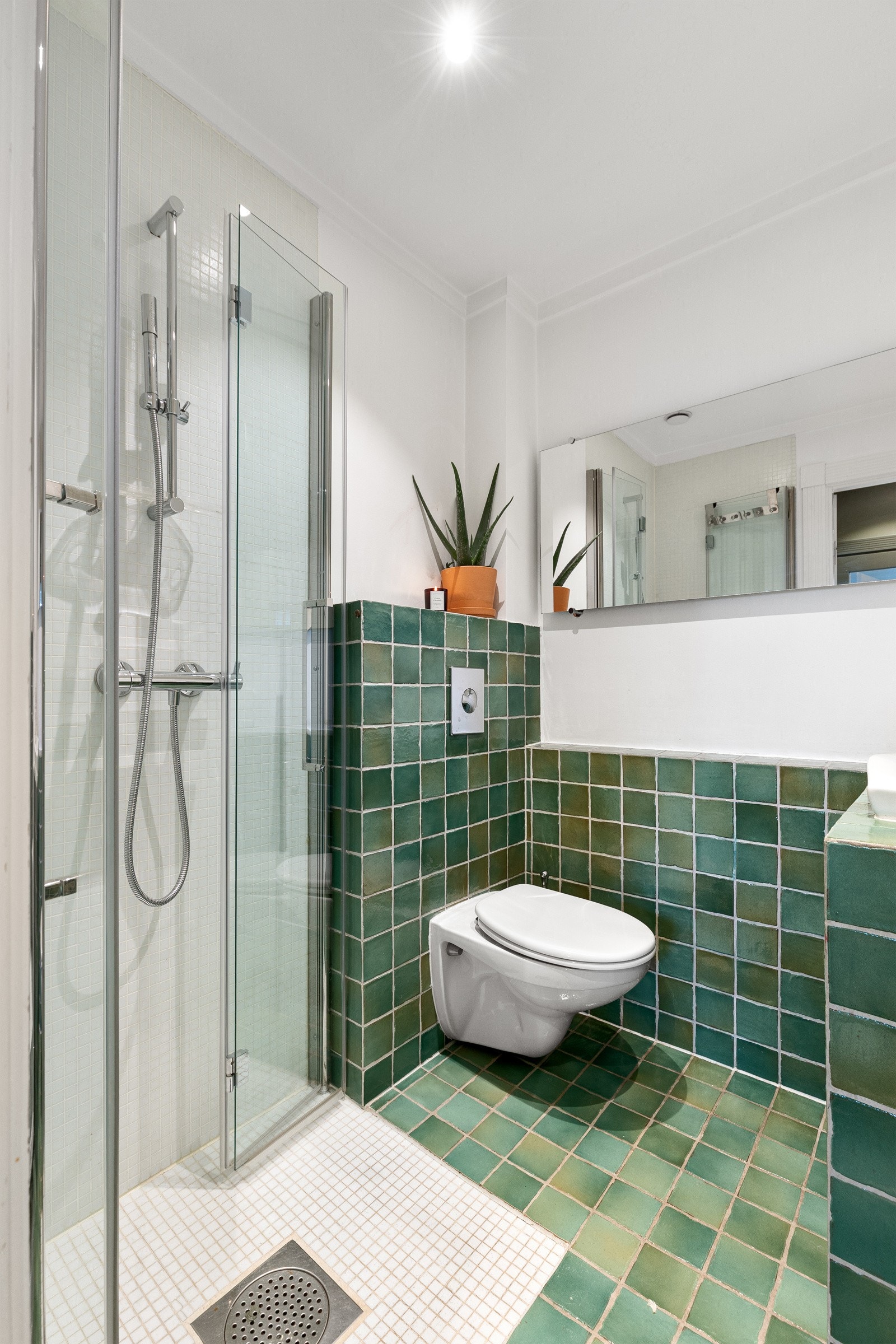 Praktisk gjestetoalett ved entréen Galleribilde