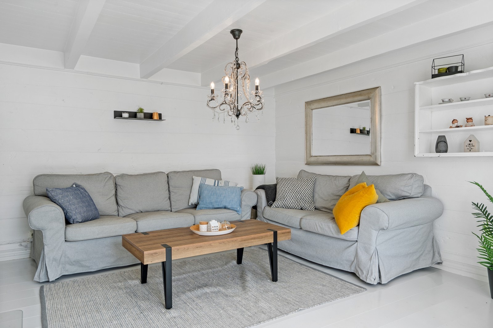 Lyse og lette fargevalg på overflatene Galleribilde