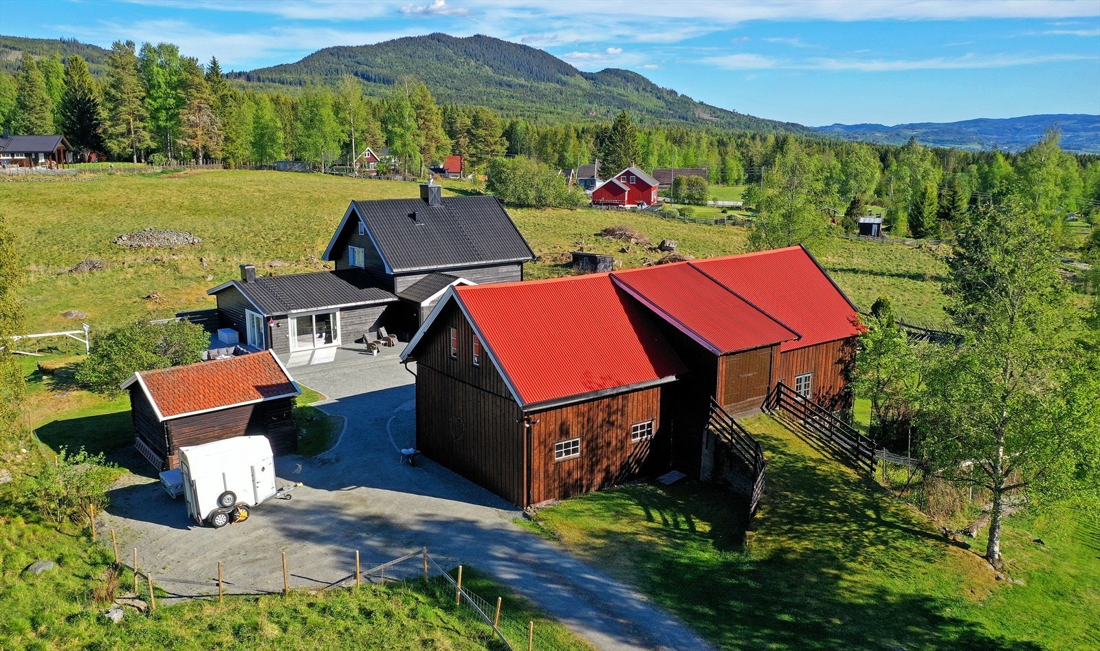 Dette er det unike småbruket - kom inn for en titt! Galleribilde