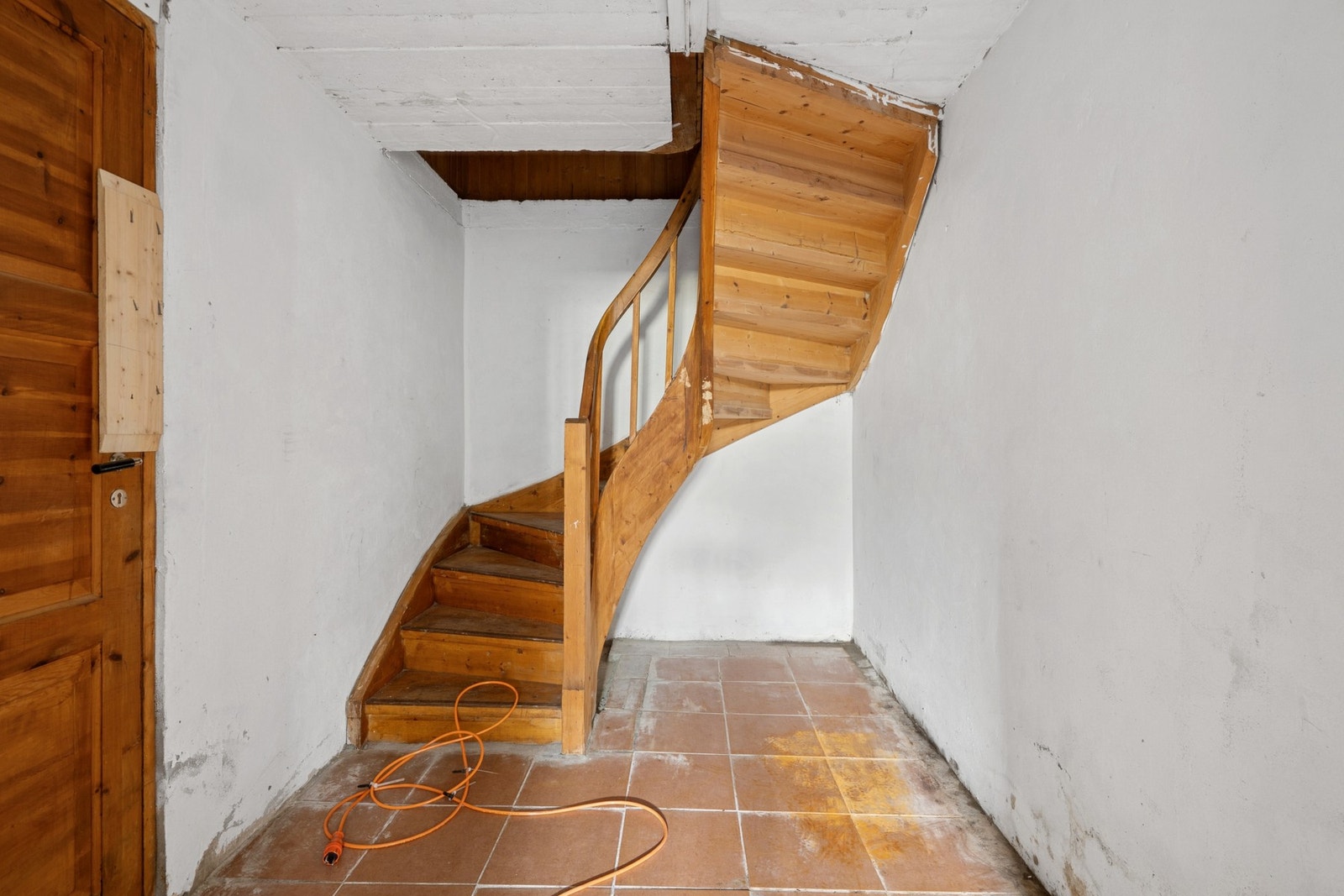 Trapp ned til husets underetasje. Galleribilde