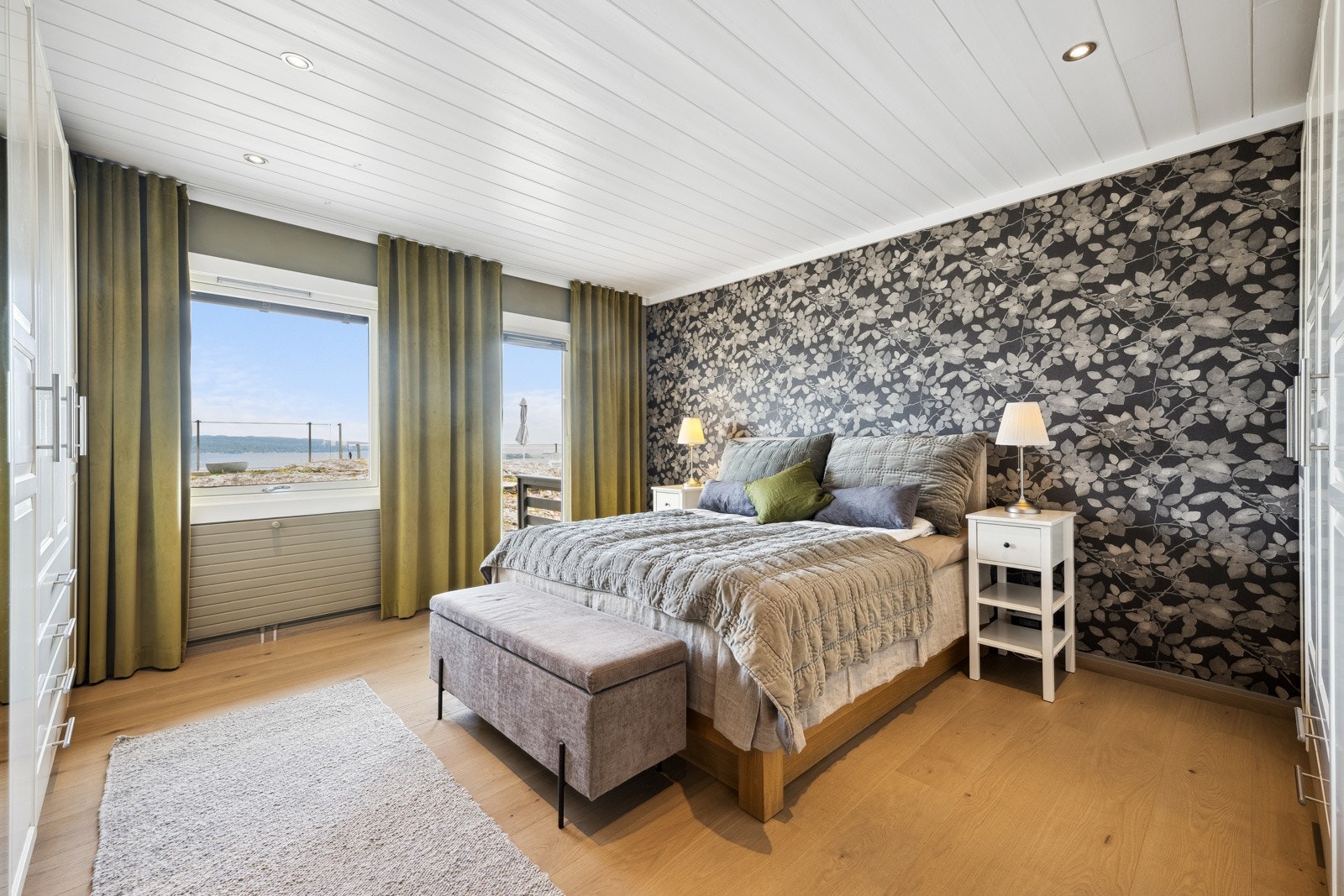 Soverommet har direkte utgang til terrasse. Galleribilde