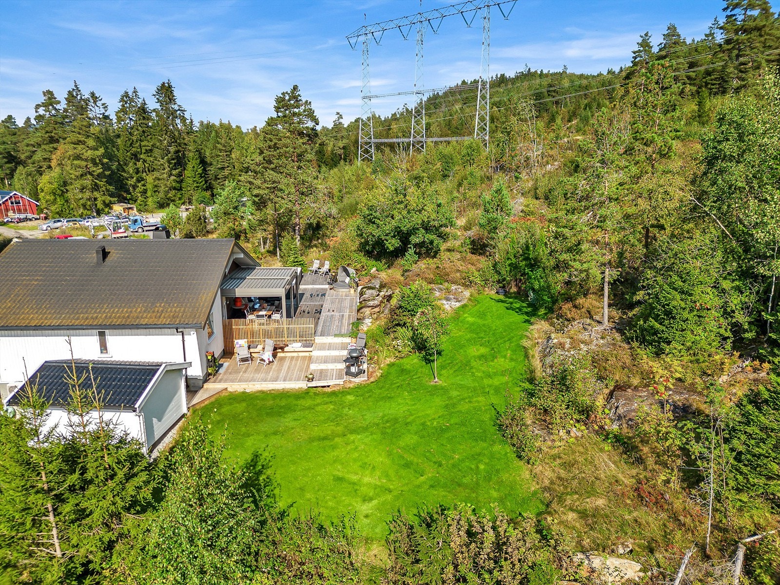 Tæruddalen ligger rett ved inngangen til Romeriksåsen og kan by på flere flotte tur- og skiløyper, samt badevann, gapahuk med bålplass og ringdalshytta. Galleribilde