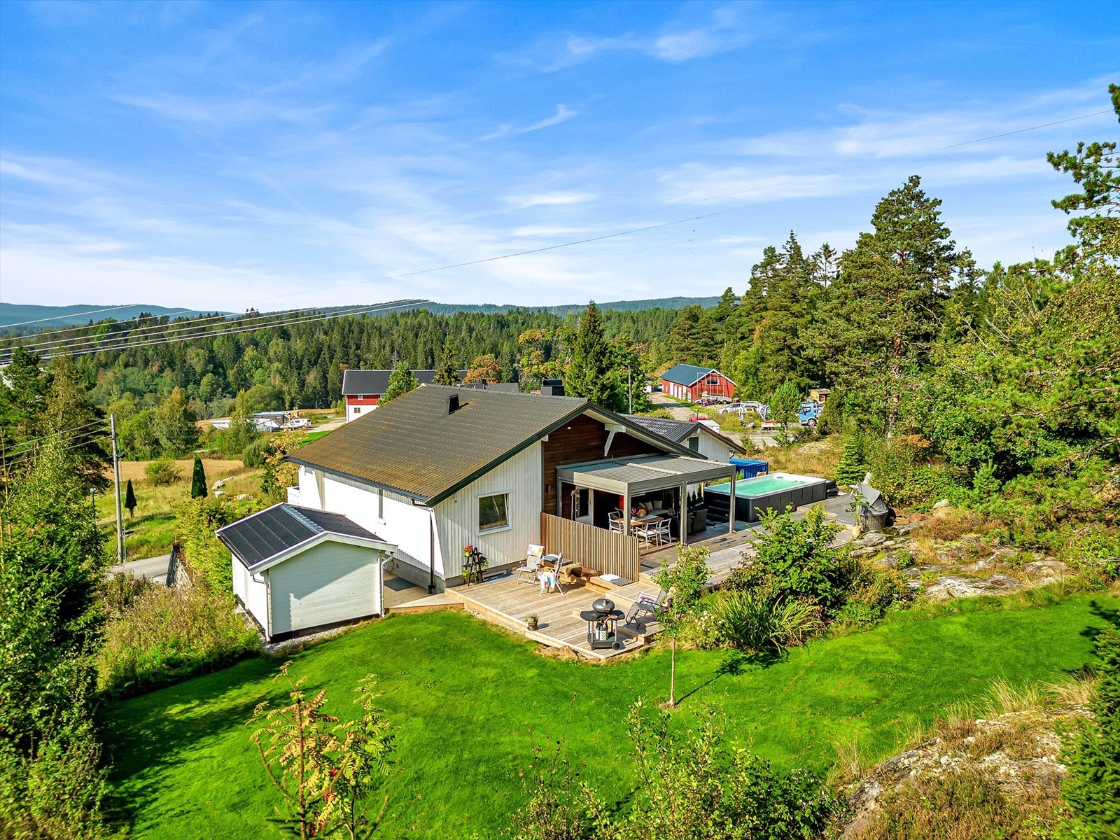 På tomten er det en frittstående redskapsbod på 11 kvm. Galleribilde