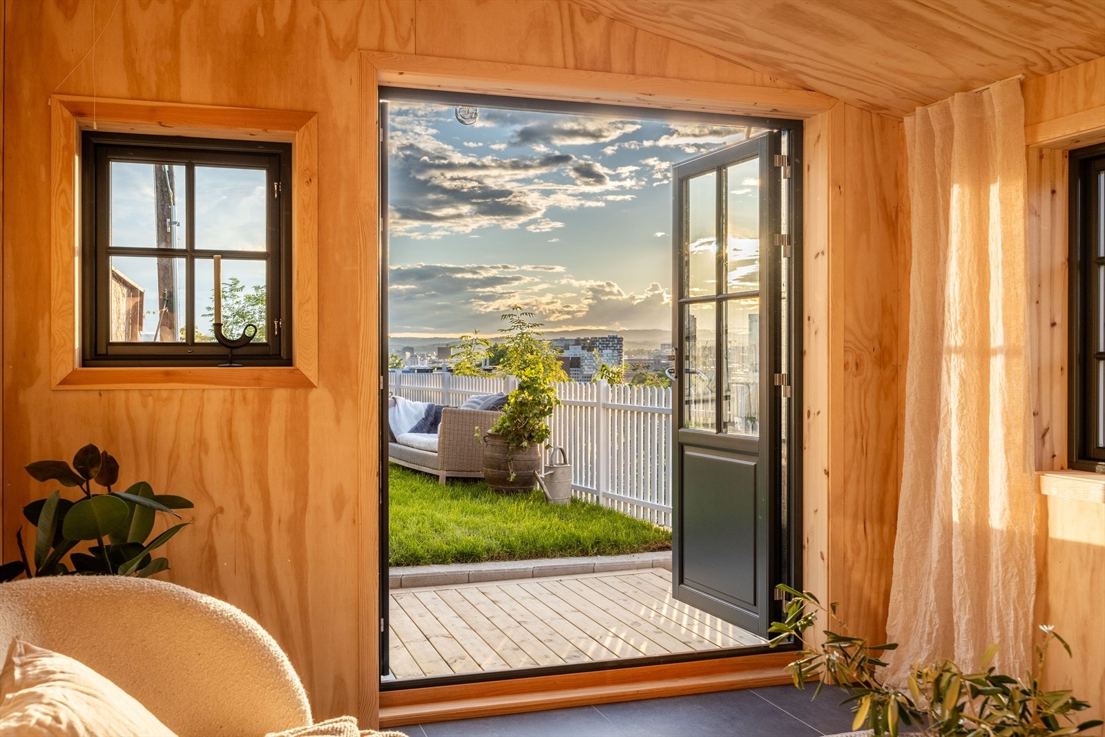 Herlig fargespill og en luftig beliggenhet høyt over Oslo by Galleribilde