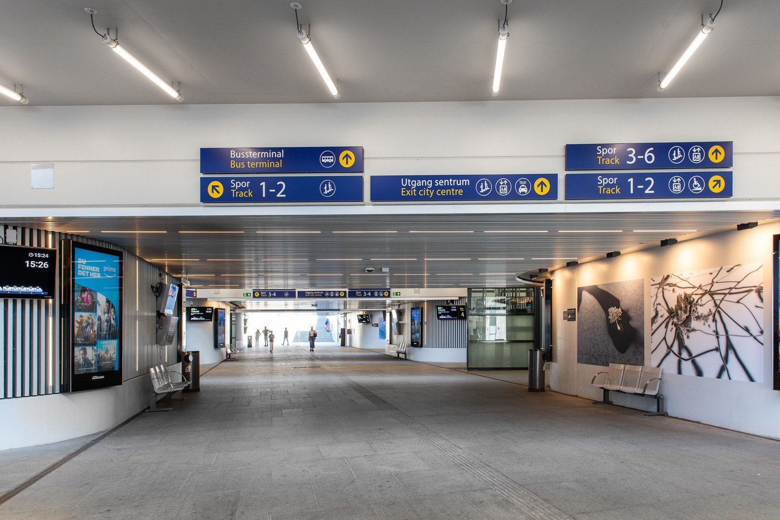 Togstasjonen ligger et kvarters tid unna i gåavstand. Galleribilde