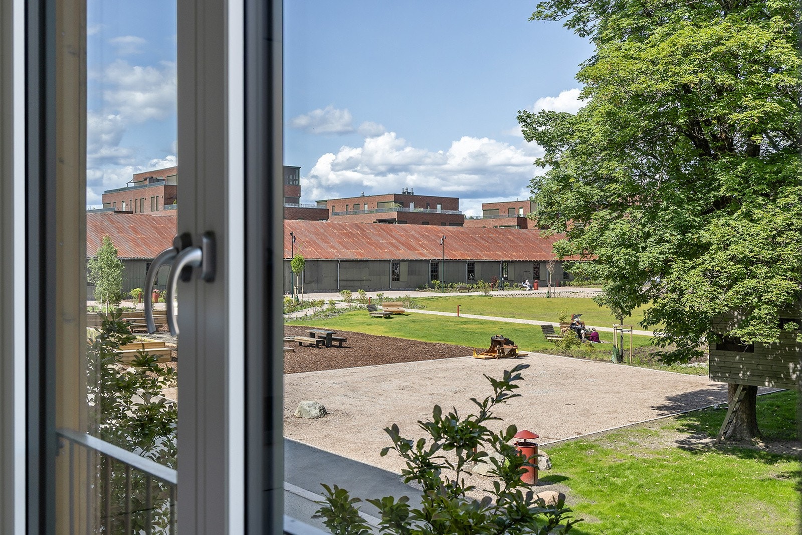Pent opparbeidet uteområde rett utenfor boligen. Galleribilde