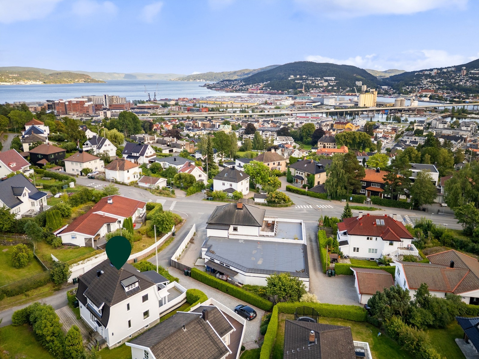 Kort gangavstand til Løkkebergsparken (Kjappen), som er en kommunal park på over 40 mål Galleribilde