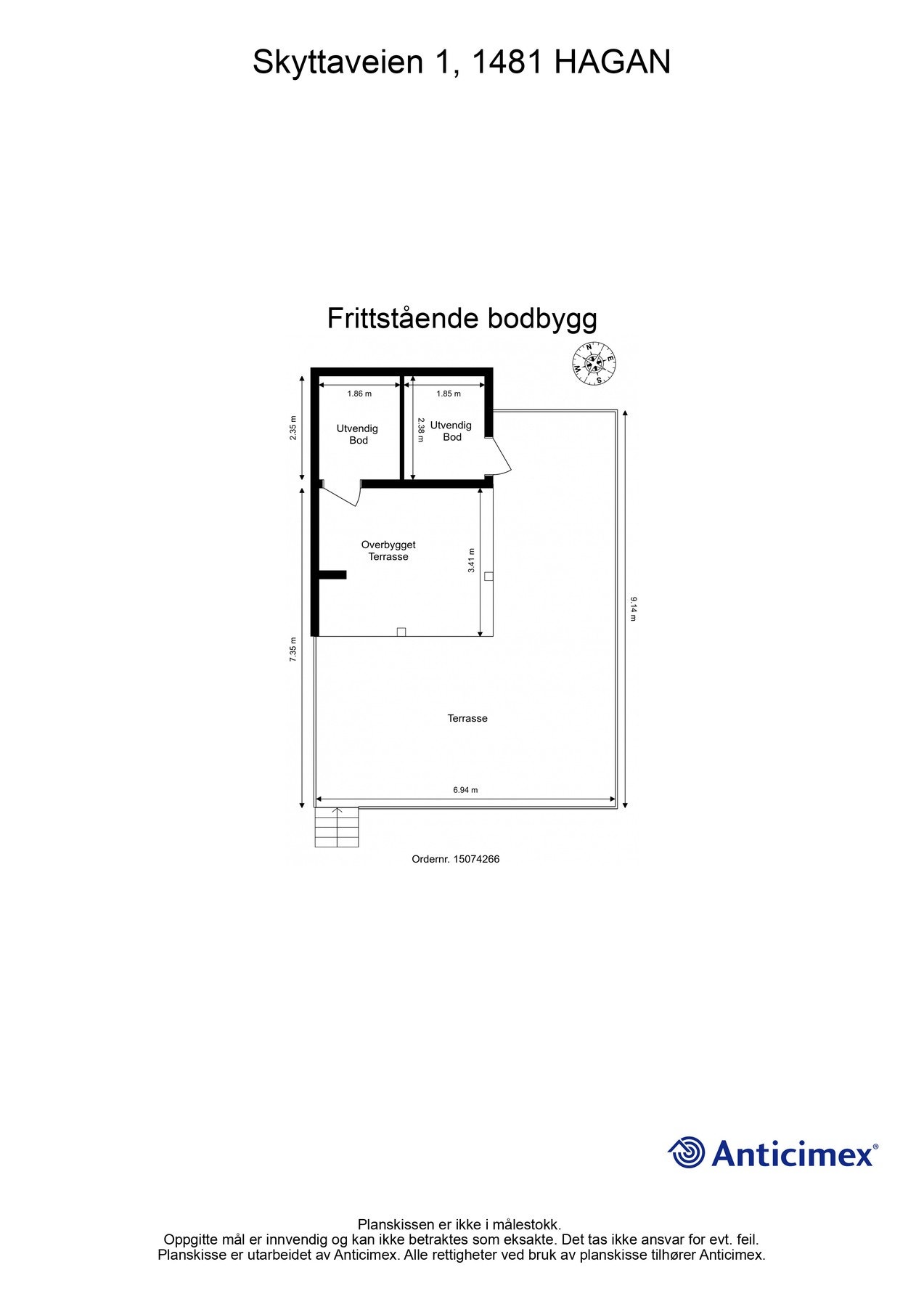 Boligen har et frittliggende bygg med to utvendige boder. Galleribilde