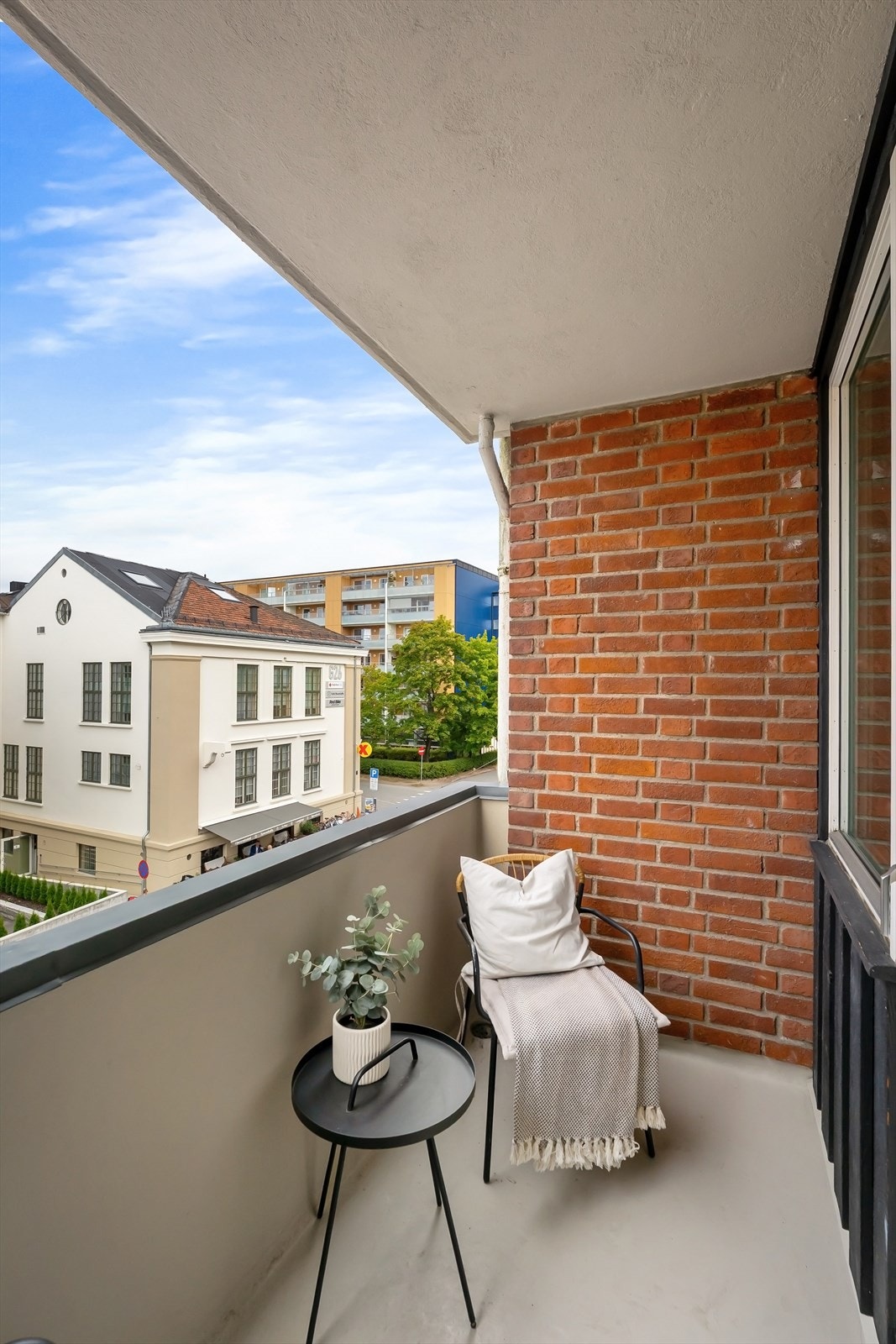 På balkongen kan du nyte ettermiddagssolen i godt selskap. Galleribilde