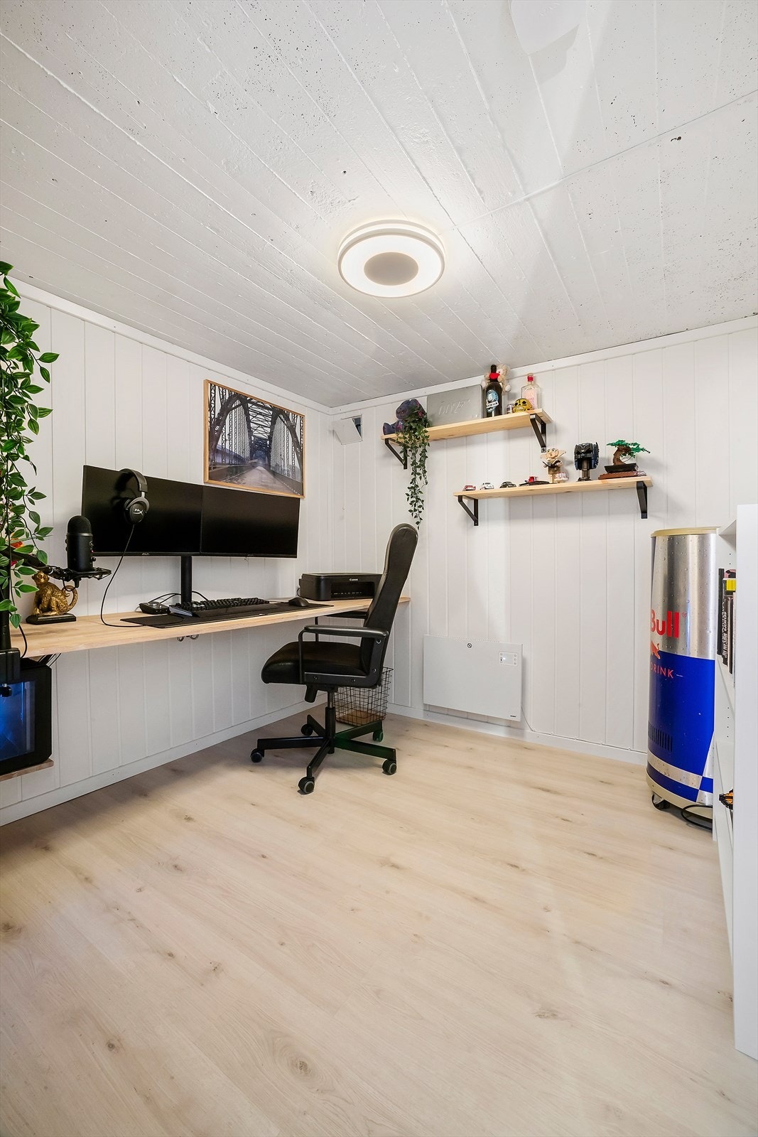 Rom innredet som kontor Galleribilde