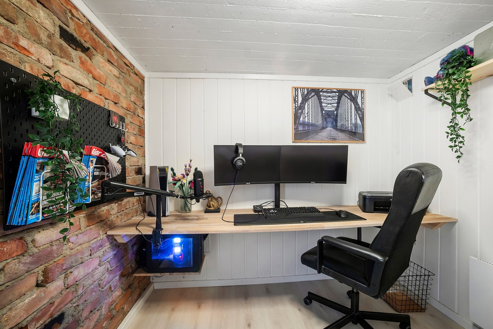 Rom innredet som kontor Galleribilde