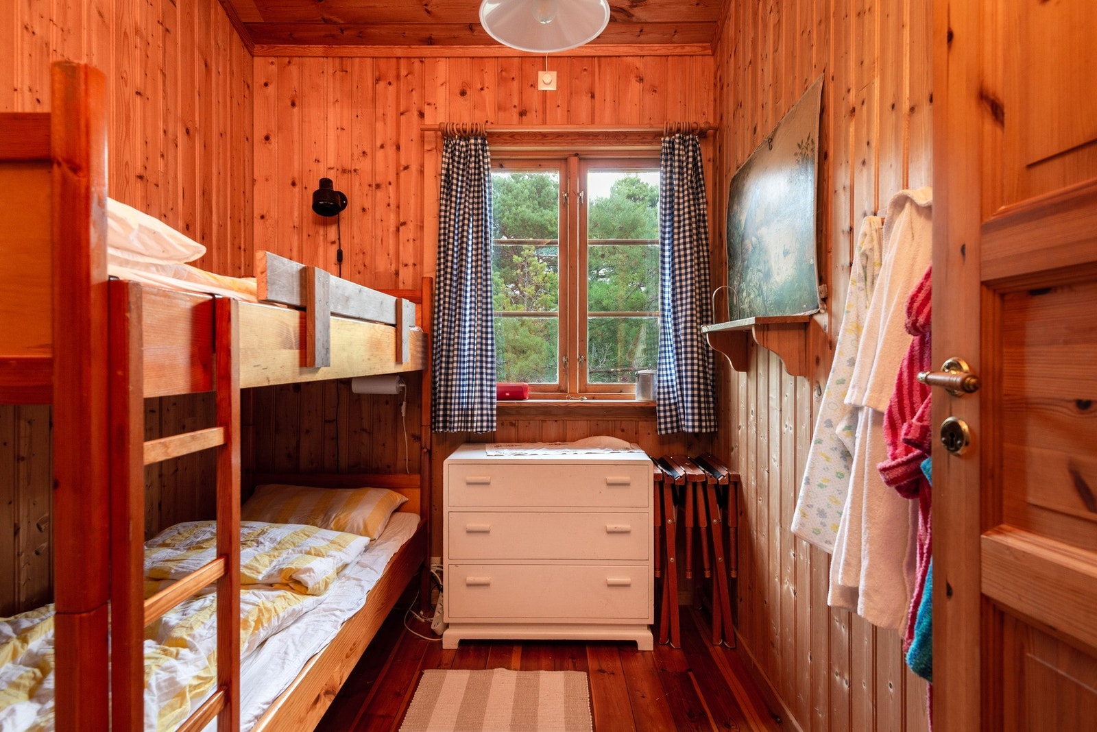 Soverom 2 med skap Galleribilde