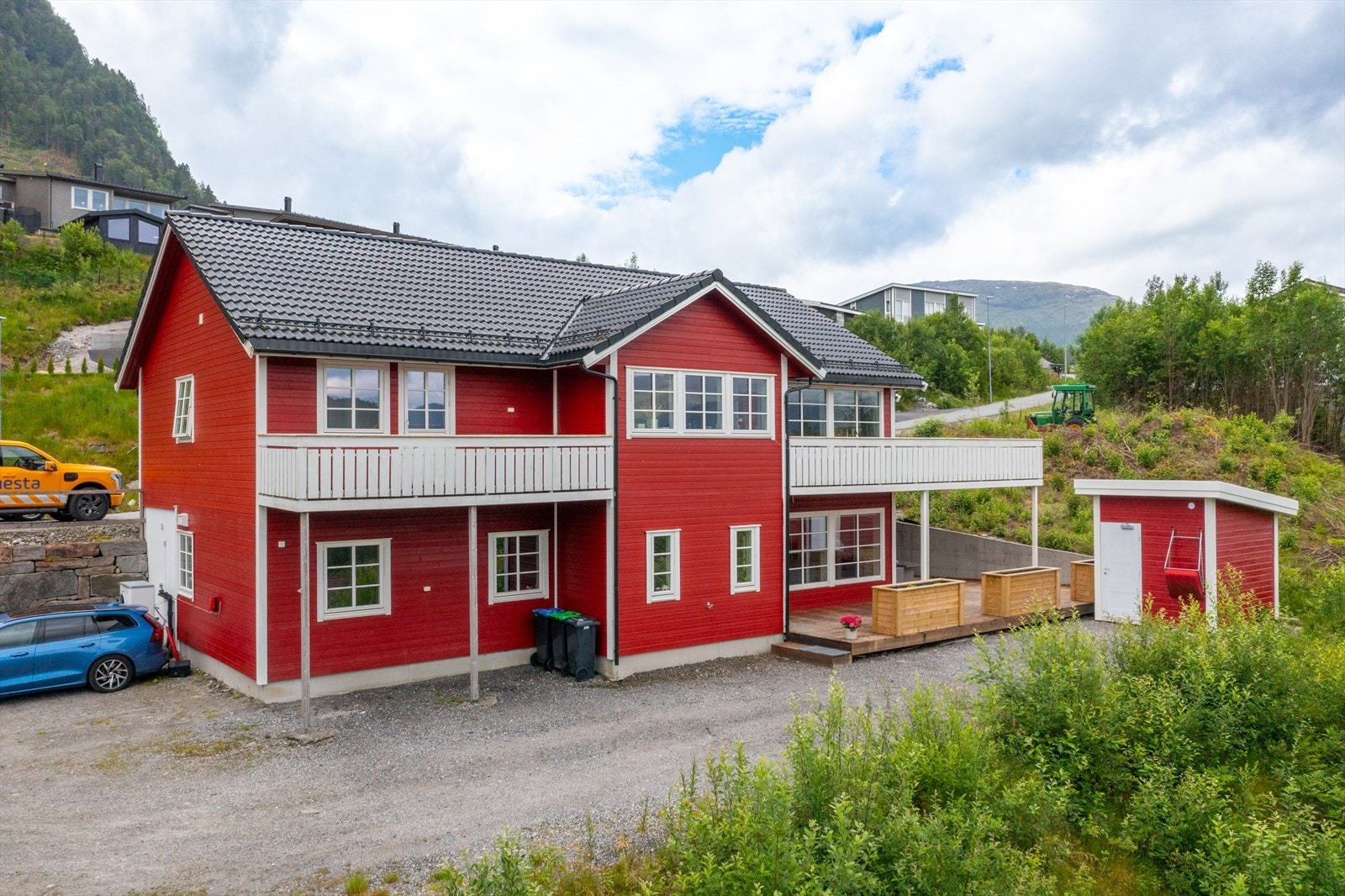 Sameiet består av to boliger i en bygningskropp. Galleribilde