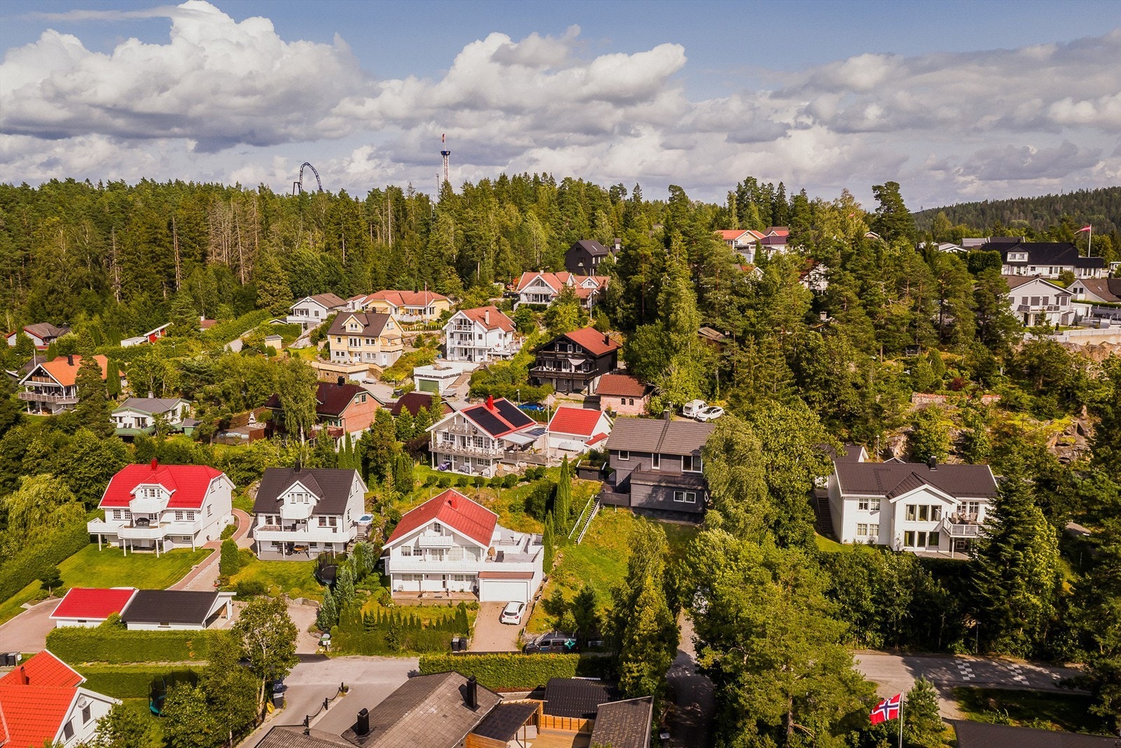 Den populære fornøyelsesparken Tusenfryd ligger kun ca. 2 km. fra boligen Galleribilde