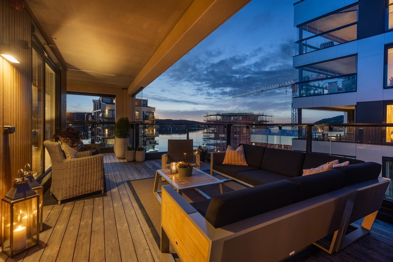 Leiligheten har en fantastisk takterrasse på 55 kvm. Galleribilde