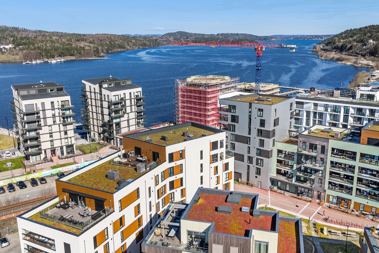 Leiligheten passer perfekt for deg som ønsker en sentral beliggenhet med nærhet sjøen og alt du skulle trenge i hverdagen! Galleribilde