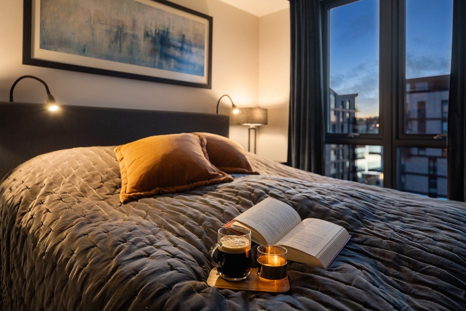 Videre byr leiligheten på tre soverom. Alle soverommene har god plass til seng og tilhørende møblement. Galleribilde