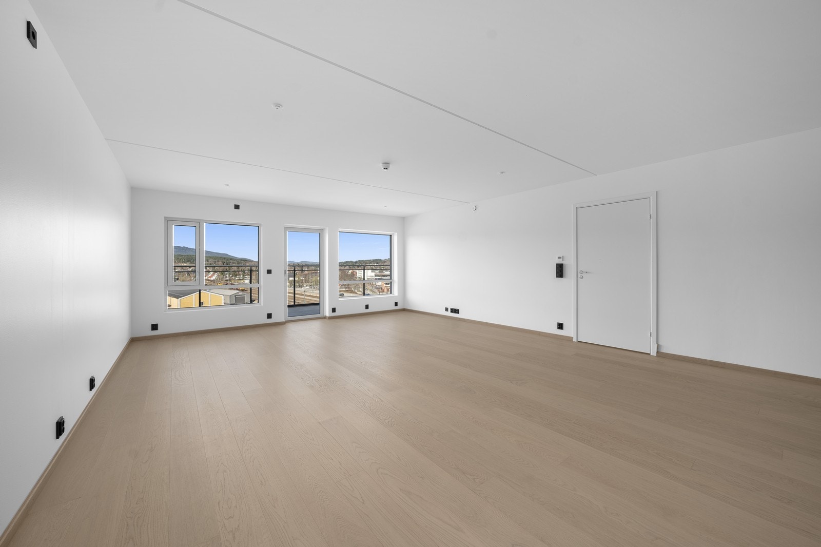 Stue. Det er parkett og vannbåren varme i gulv Galleribilde