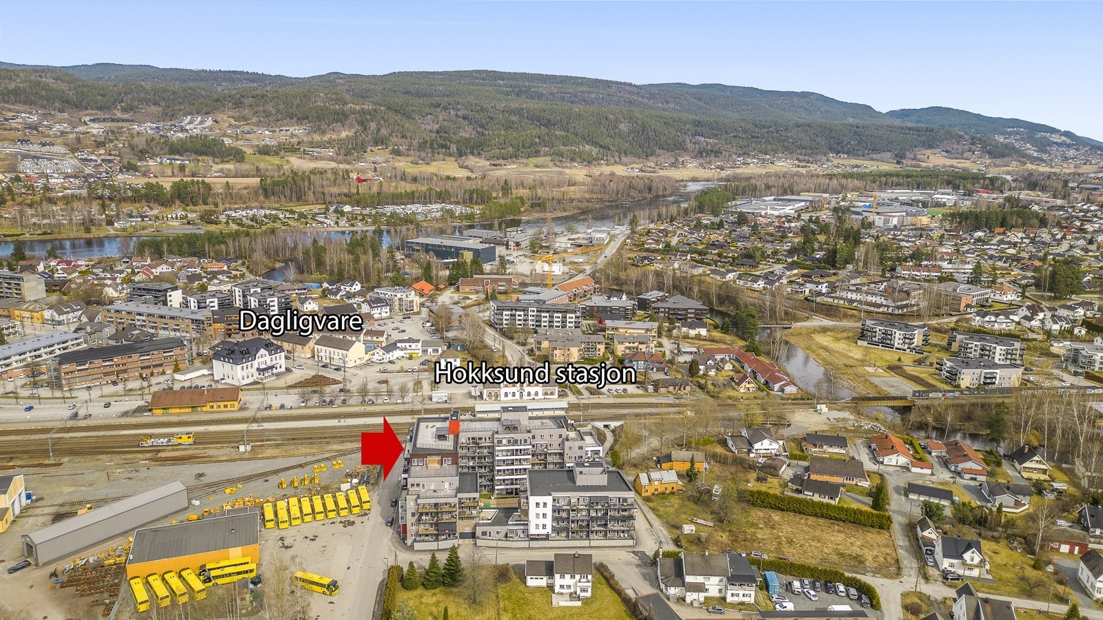 Umiddelbar nærhet til Hokksund Stasjon og alt av fasiliteter i Hokksund sentrum Galleribilde