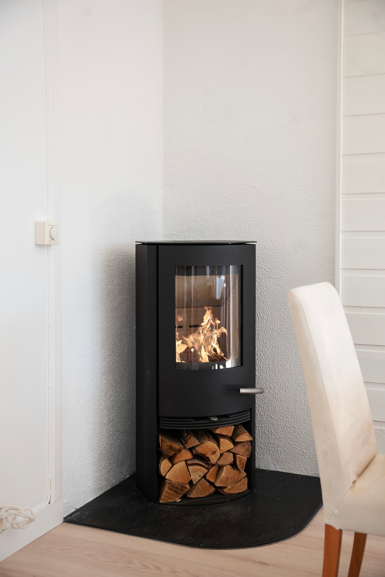 Satt opp en solid vedovn Galleribilde