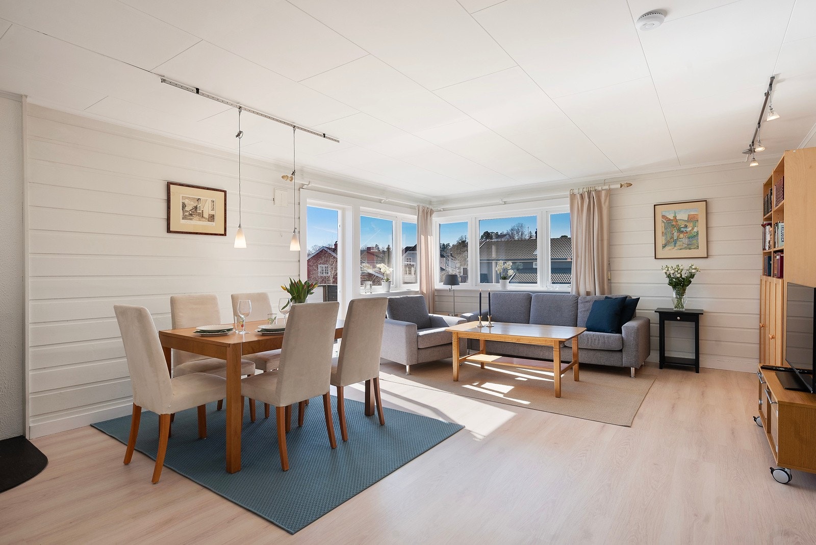 Her bor du fint til i andre etasje med egen balkong og gode solforhold Galleribilde