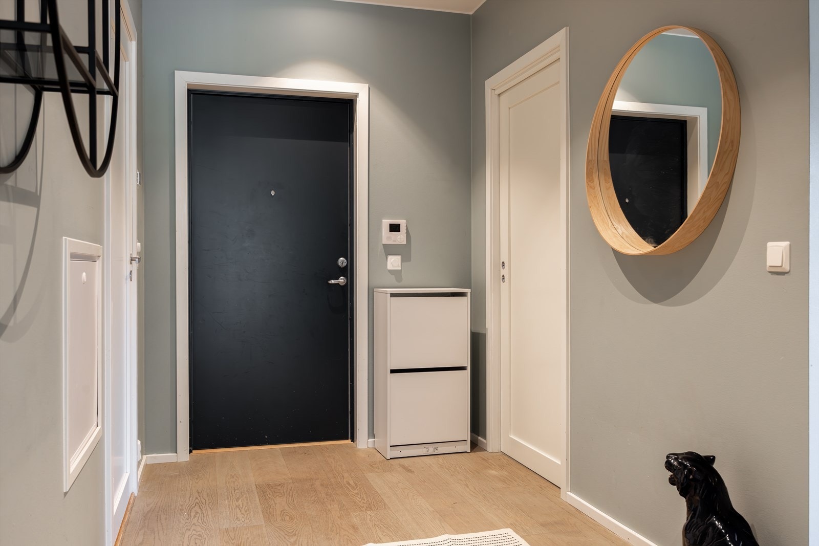 Fra entréen har du adkomst til bad og teknisk rom. Galleribilde