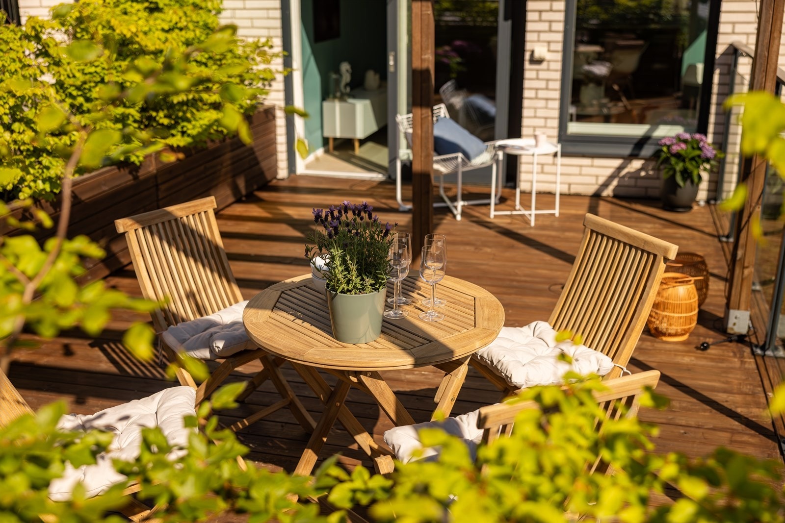 En unik mulighet! Dette er en av svært få leiligheter i bydel Østensjø med egen privat takhage. Få livskvalitet og eksklusivitet uten sidestykke. Galleribilde