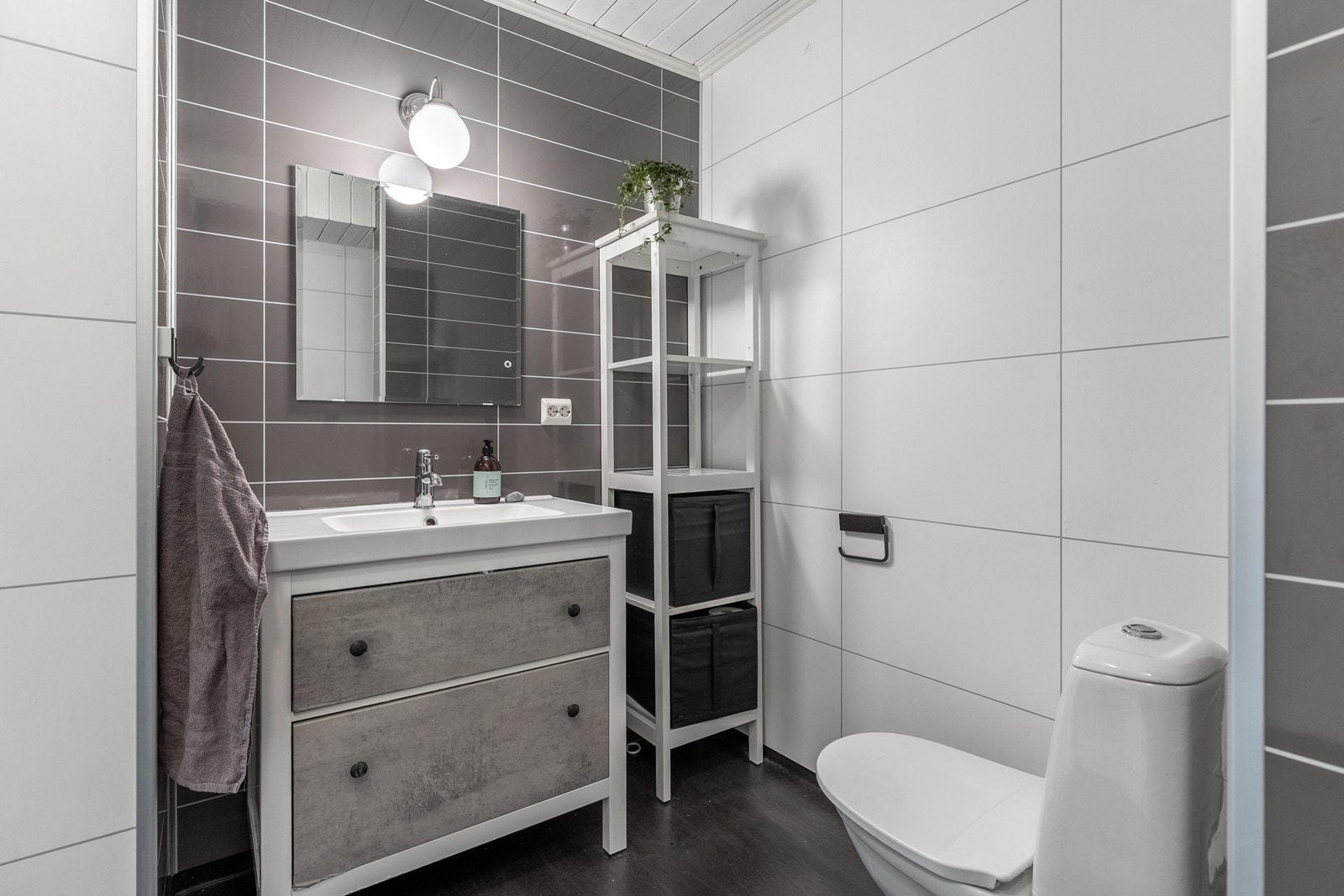 Bad/ vaskerom renovert i 2013 Galleribilde