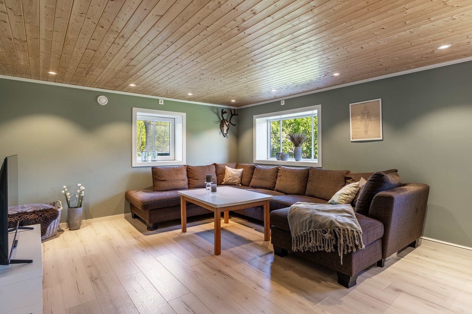 Romslig stue renovert i 2023 Galleribilde