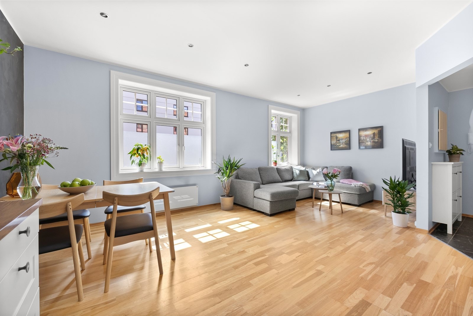 Leiligheten ligger i et populært og levende nabolag, midt mellom Torshov og Grünerøkka Galleribilde