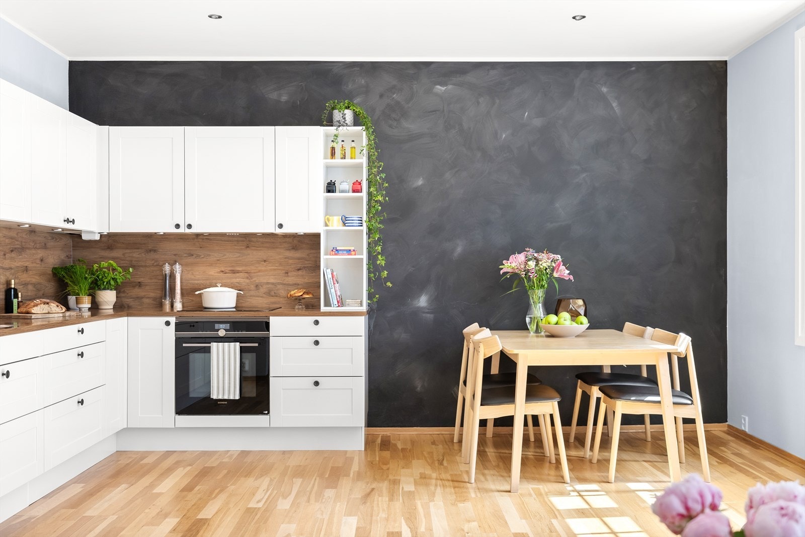 Velkommen til Marcus Thranes gate 14! Presenteres av Ingvild Skaranger v/Nordvik Torshov Galleribilde