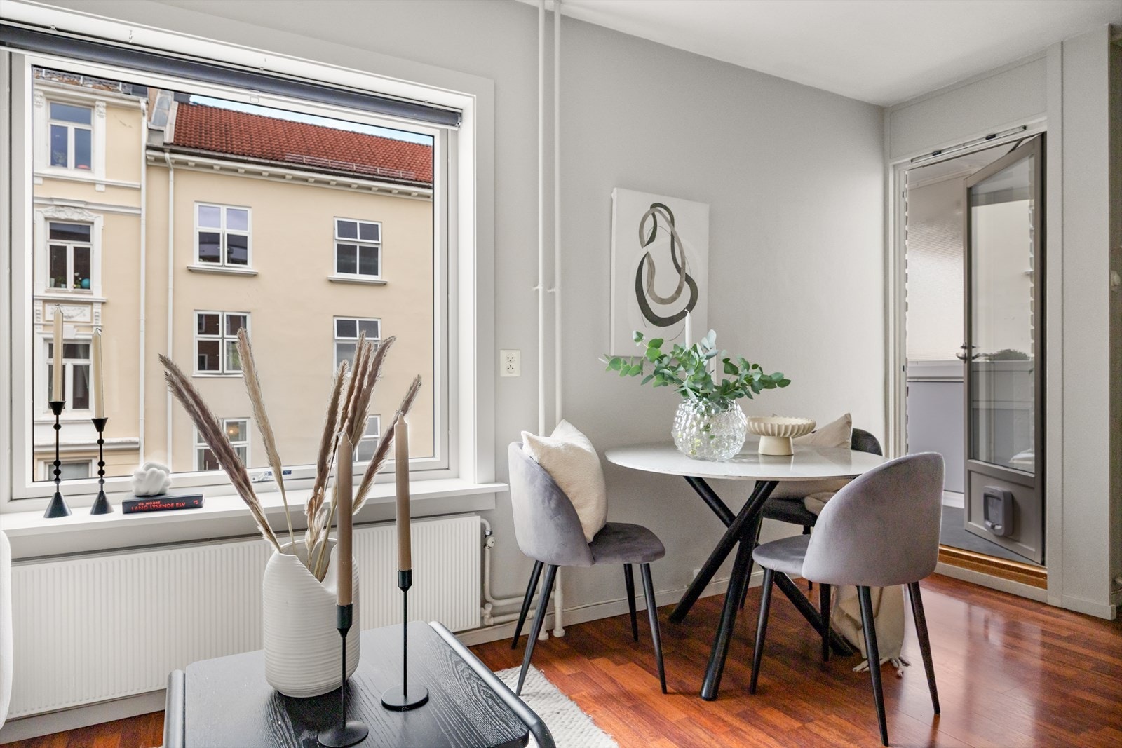 Fra stuen har du adkomst til balkongen. Galleribilde