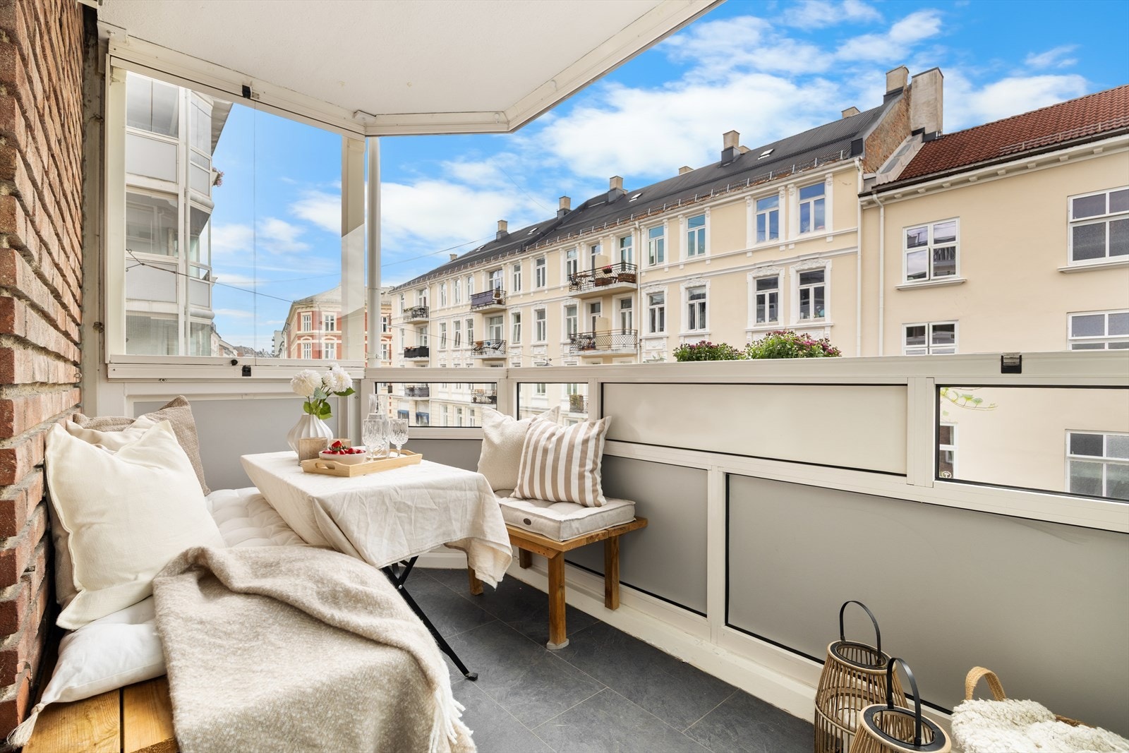 Velkommen til Bjerregaards gate 19! Presentert av Barry og Eirik v/ Nordvik Bolig. Galleribilde