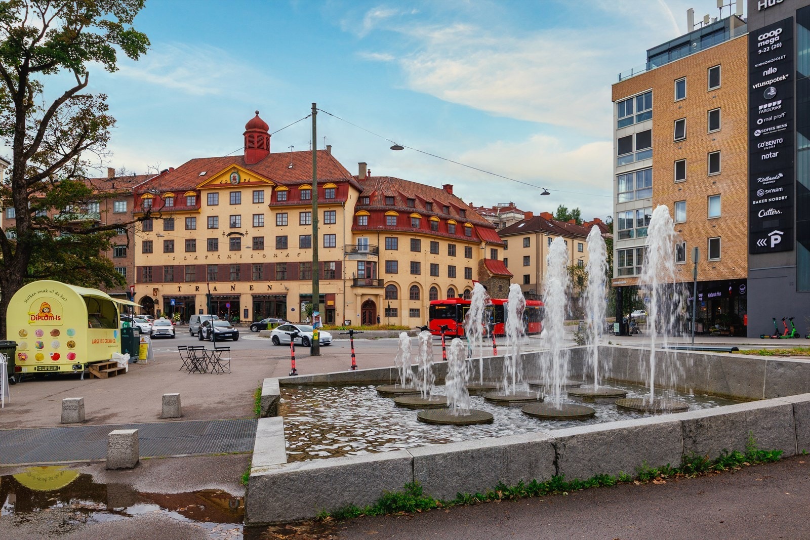 Alexander Kiellands plass ligger like i nærheten, med treningssenter og flere hyggelige kafeer og barer rett rundt hjørnet. Galleribilde