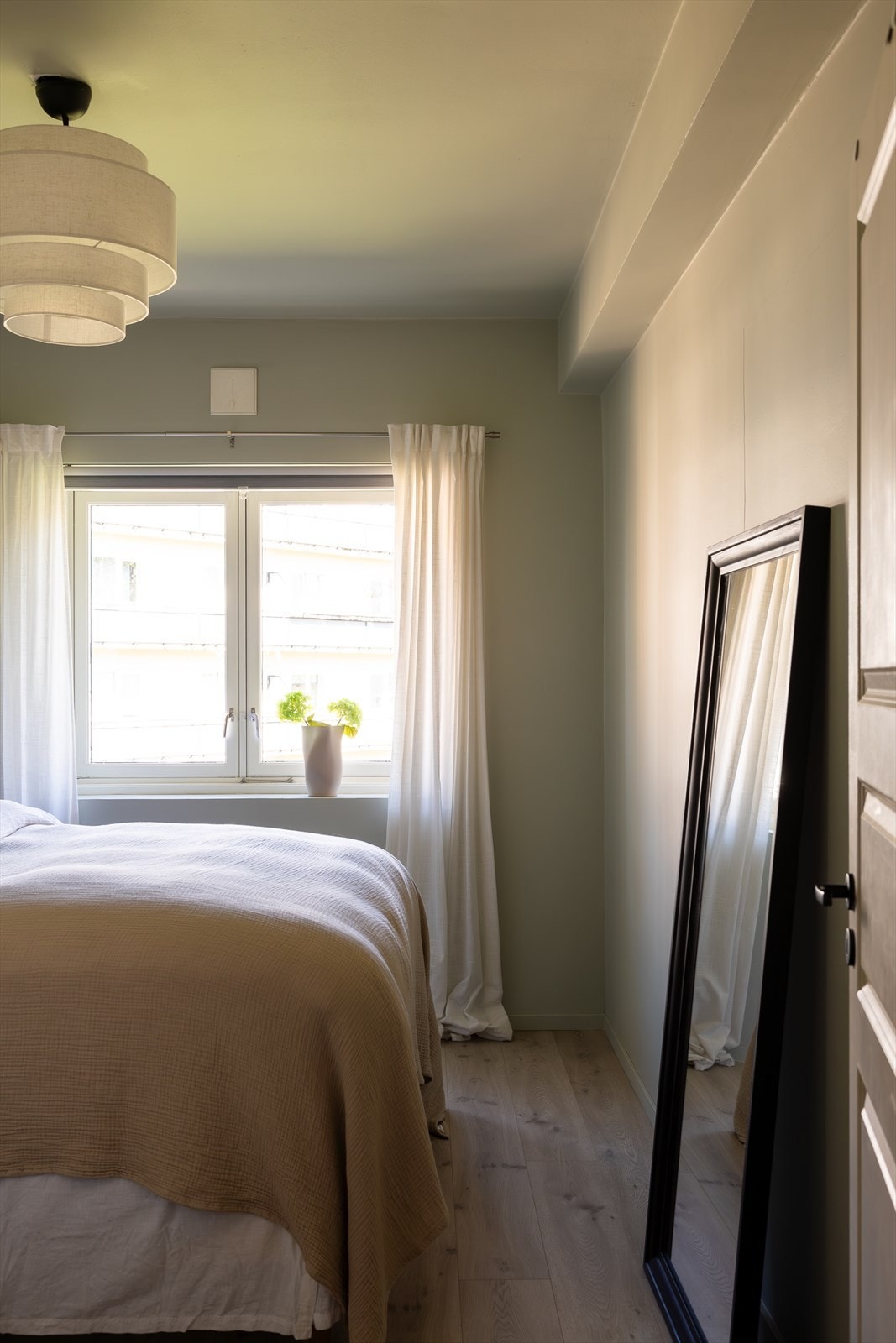 Soverommet har vinduer vendt mot fredelige og rolige omgivelser. Galleribilde