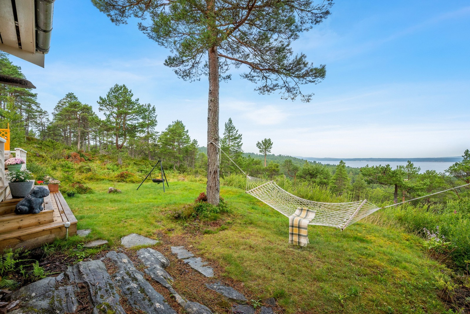 Omgivelsene er fredfulle og idylliske; scenen er satt for feriemodus og påfyll av energi. Galleribilde