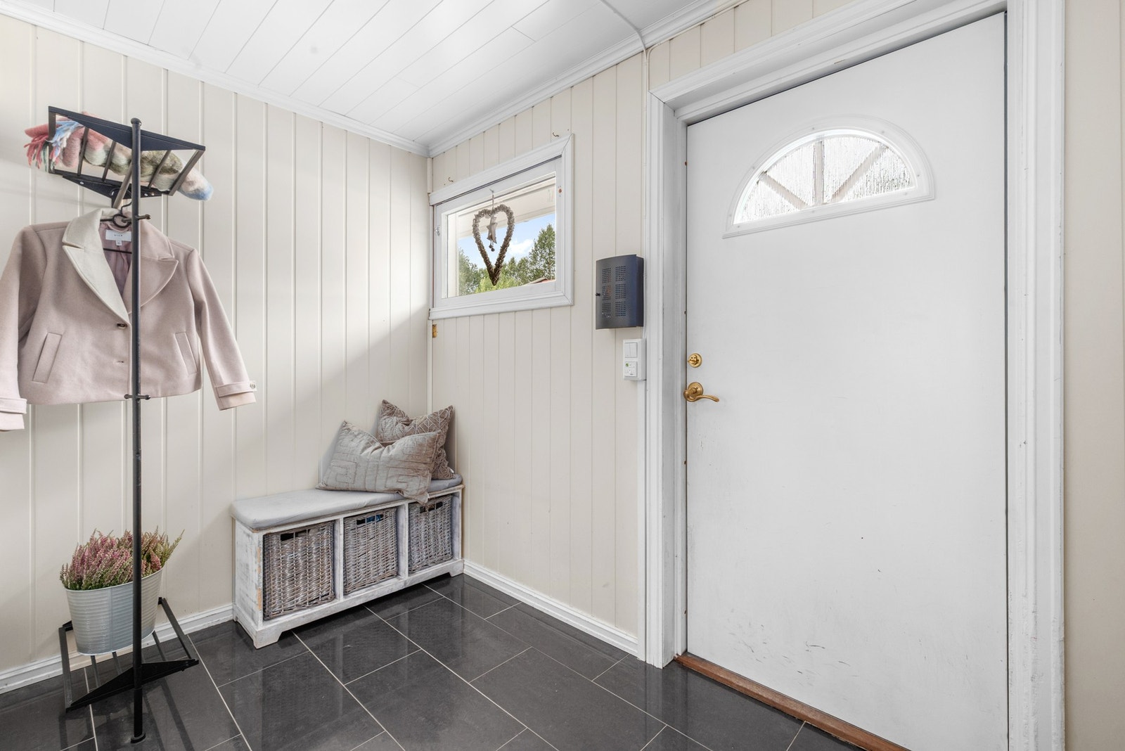 Entré med varme i gulv. Galleribilde