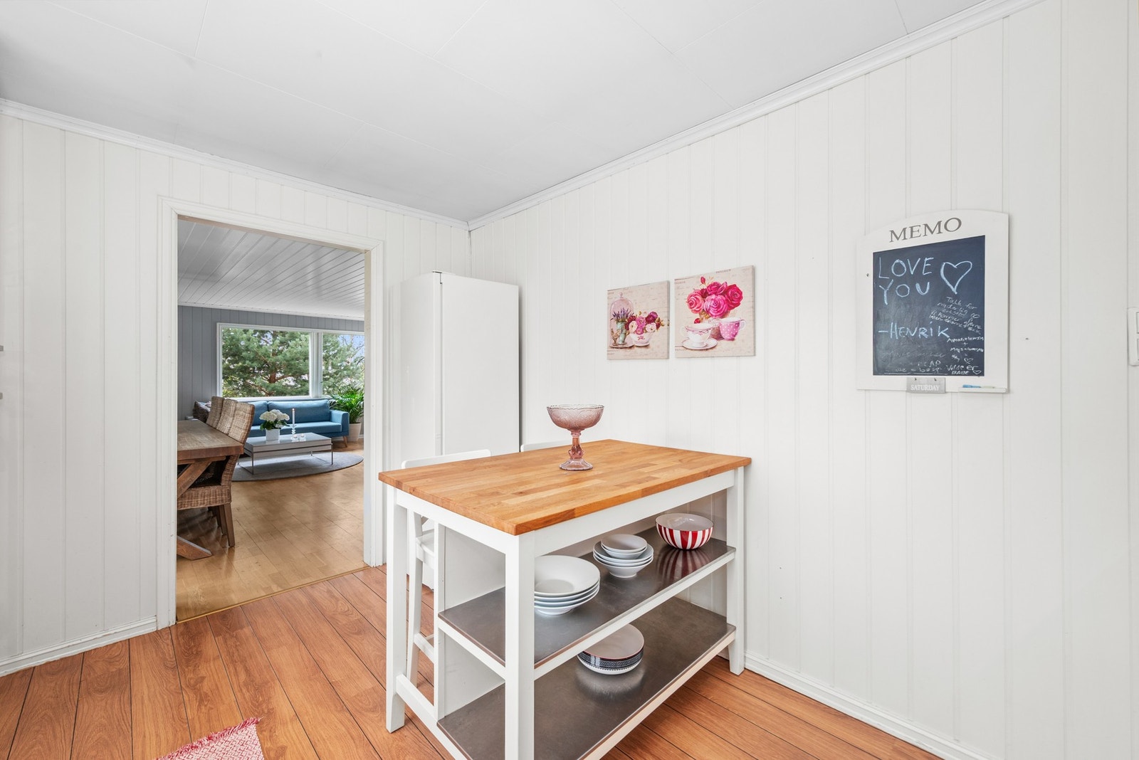 Praktisk kjøkkenøy. Galleribilde