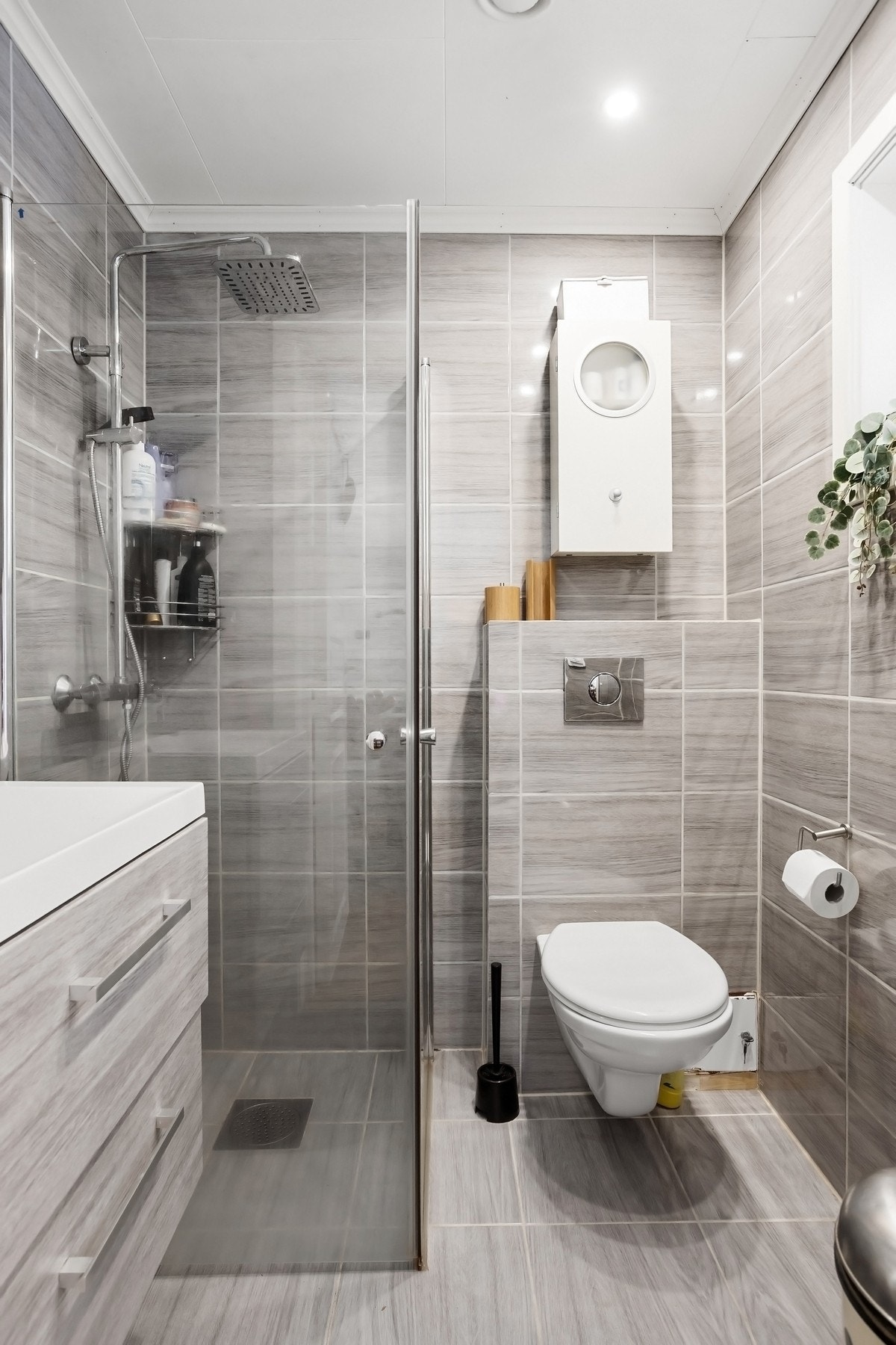 Badet har en tidsriktig og pen innredning. Galleribilde