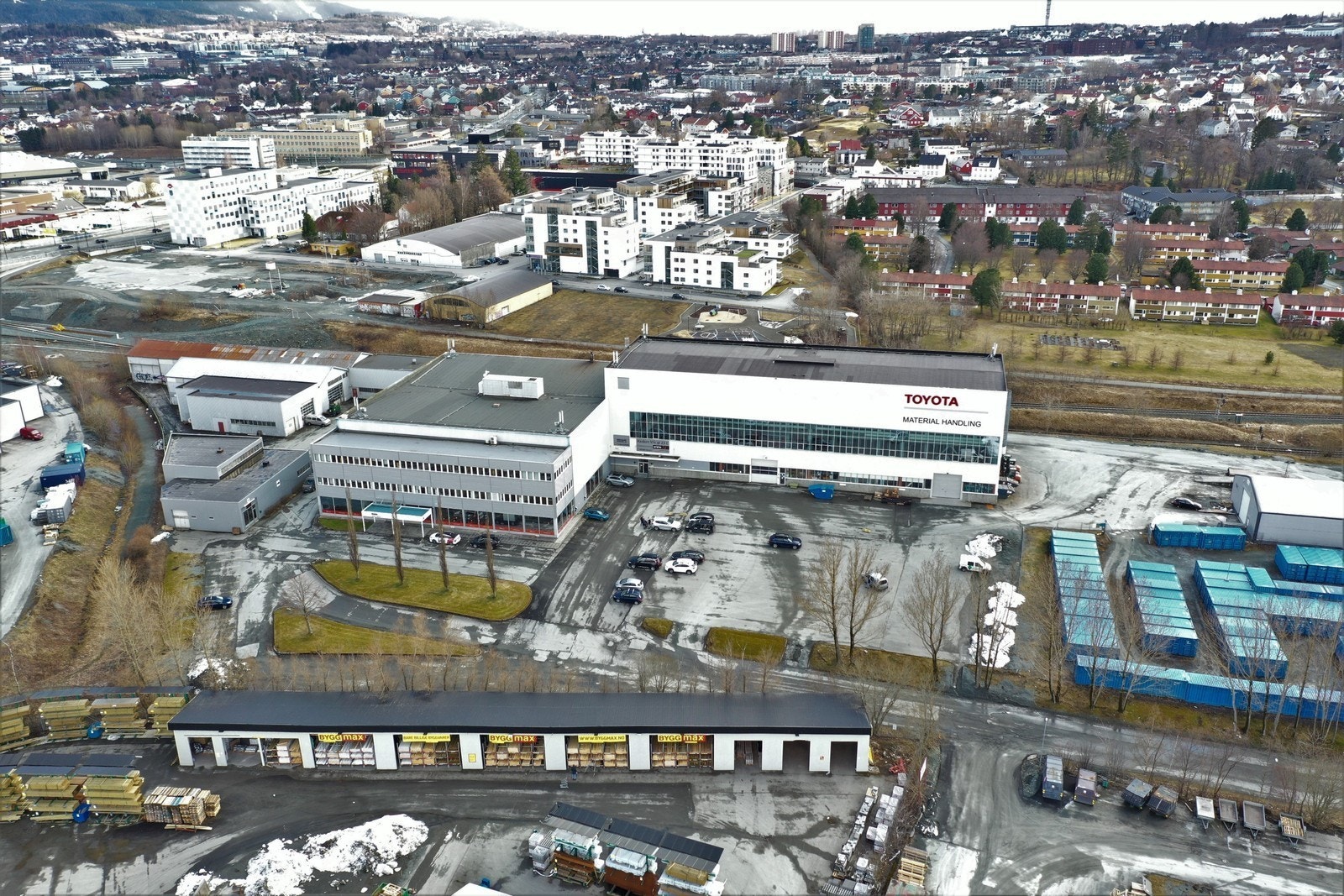 Lokalet befinner seg i bygget til venstre Galleribilde