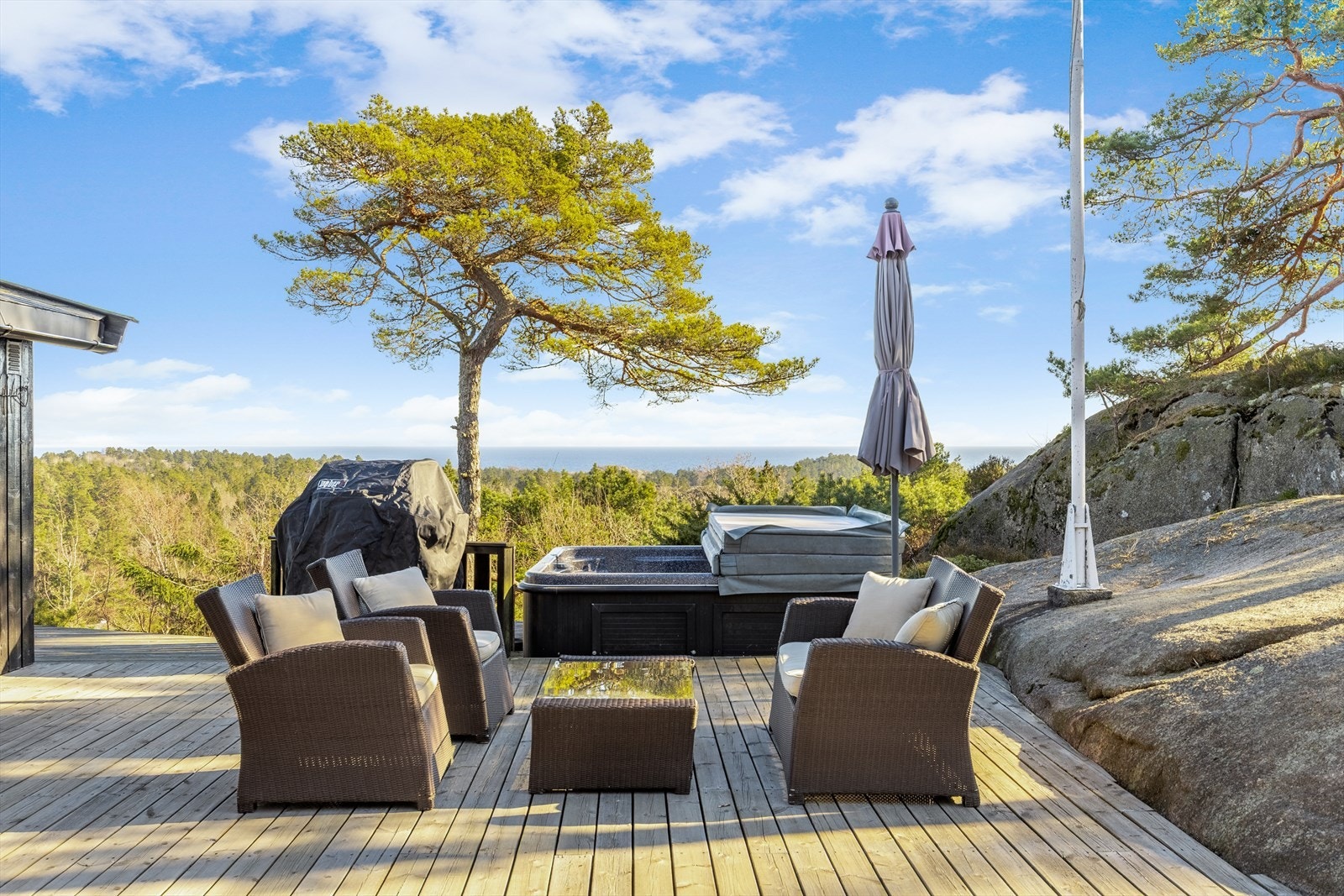 Tenk å sitte her en sen sommerkveld! Galleribilde