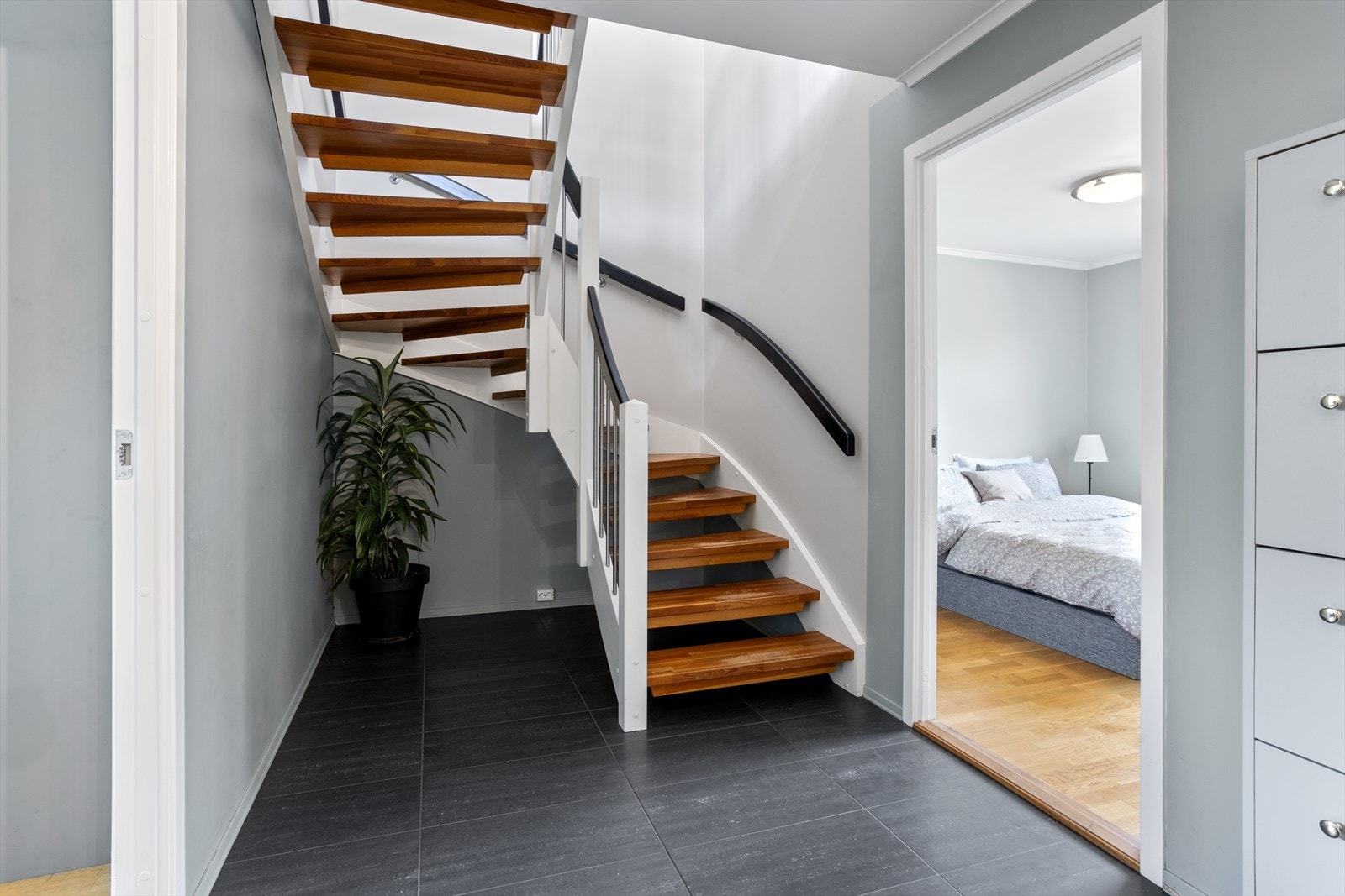 Trapp opp til 2. etg. Galleribilde