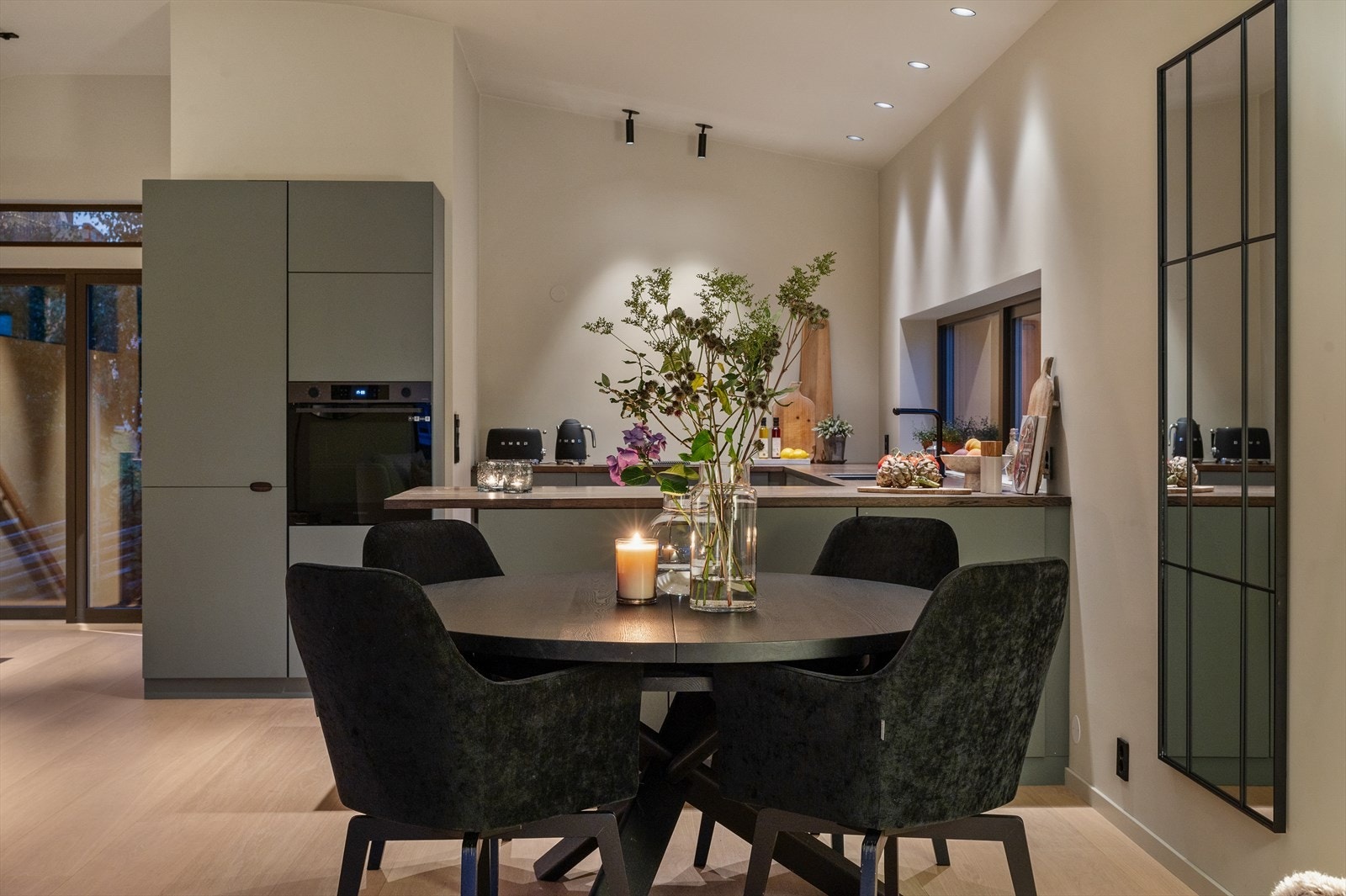 God plass til spisegruppe Galleribilde