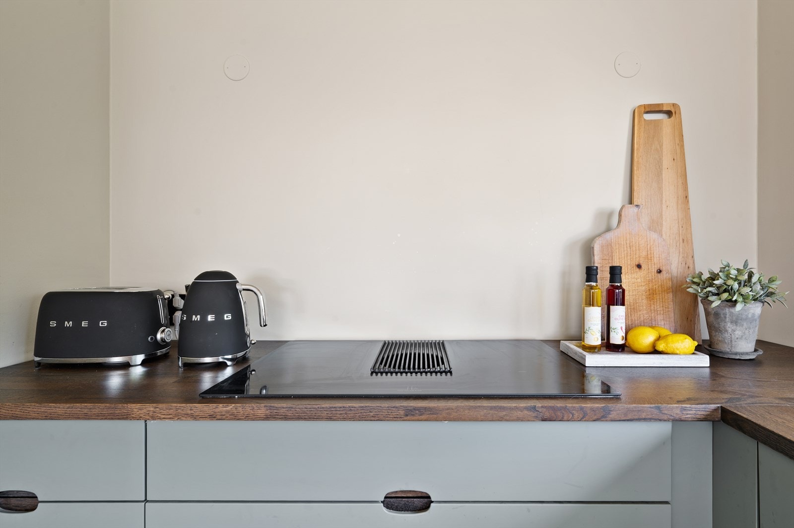 Det er koketopp med ventilator Galleribilde