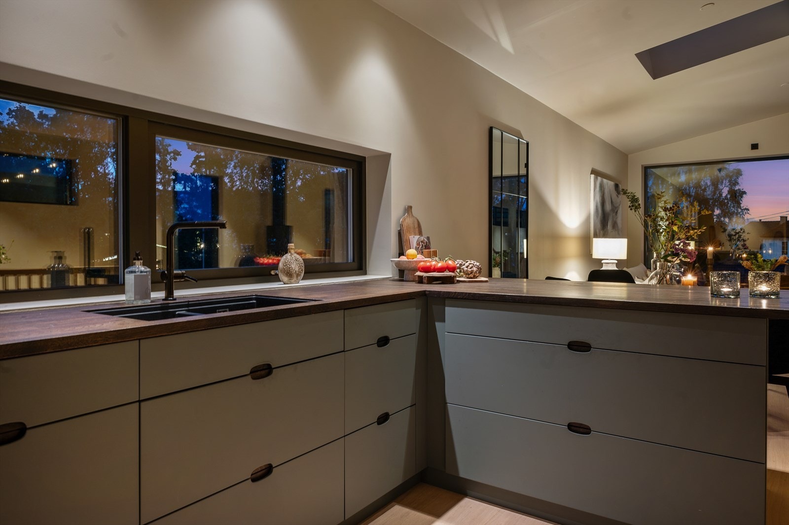 Rikelig med benkeplass Galleribilde