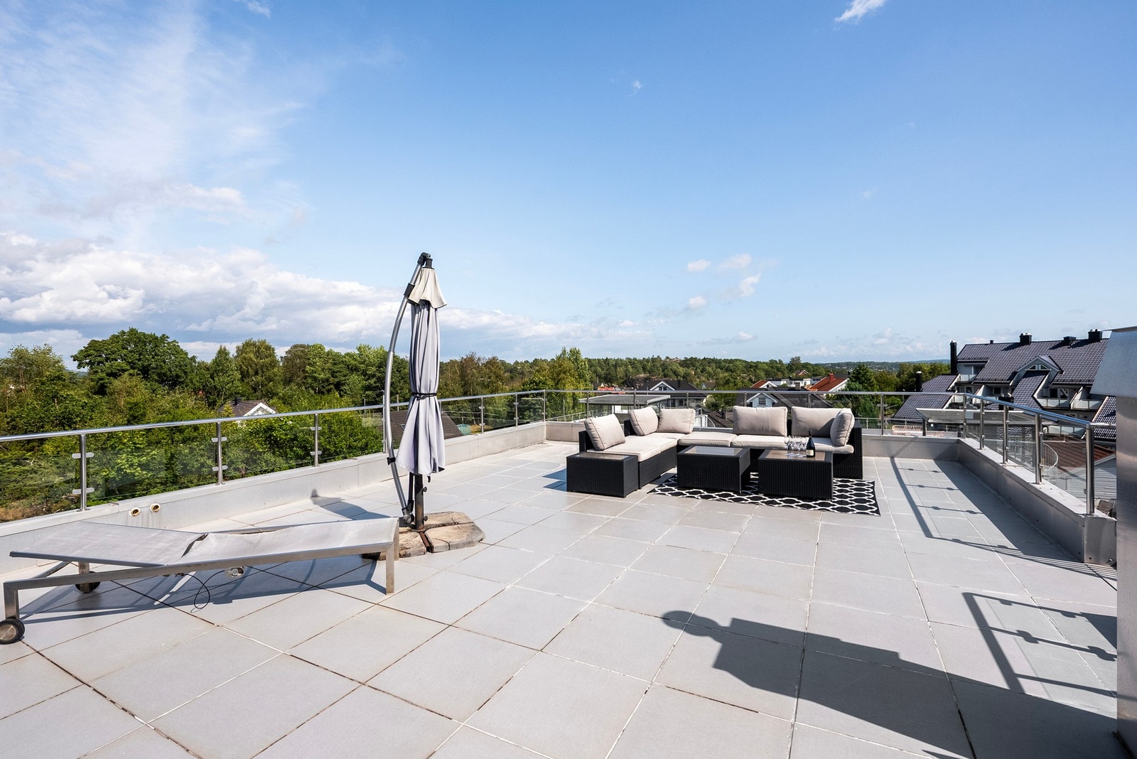 På takterrassen får du et høyt, fint og fritt utsyn over nærområdet Galleribilde