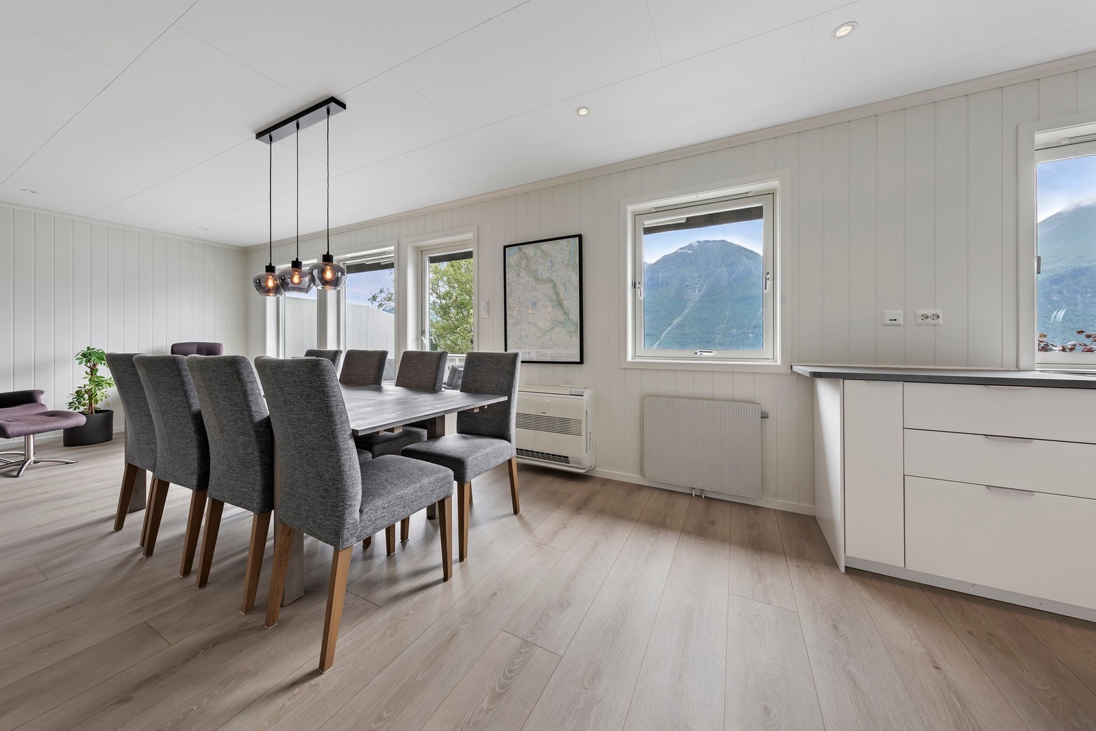 God plass til spisegruppe Galleribilde