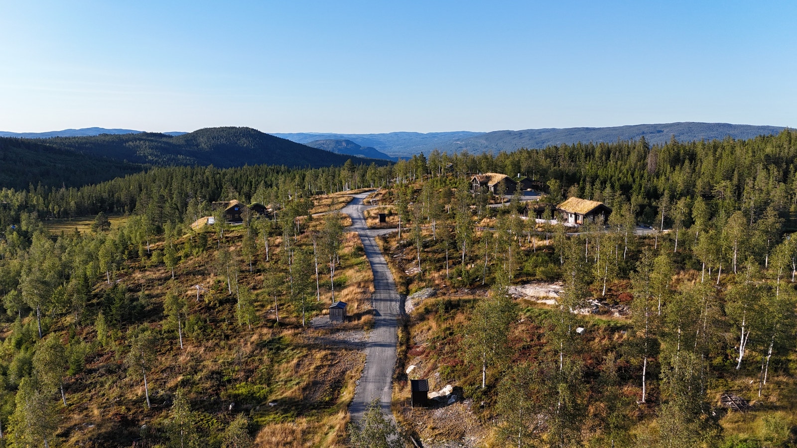 Oversiktsbilde over hyttefeltet. Store tomter og veldig solrikt beliggende mot vest Galleribilde