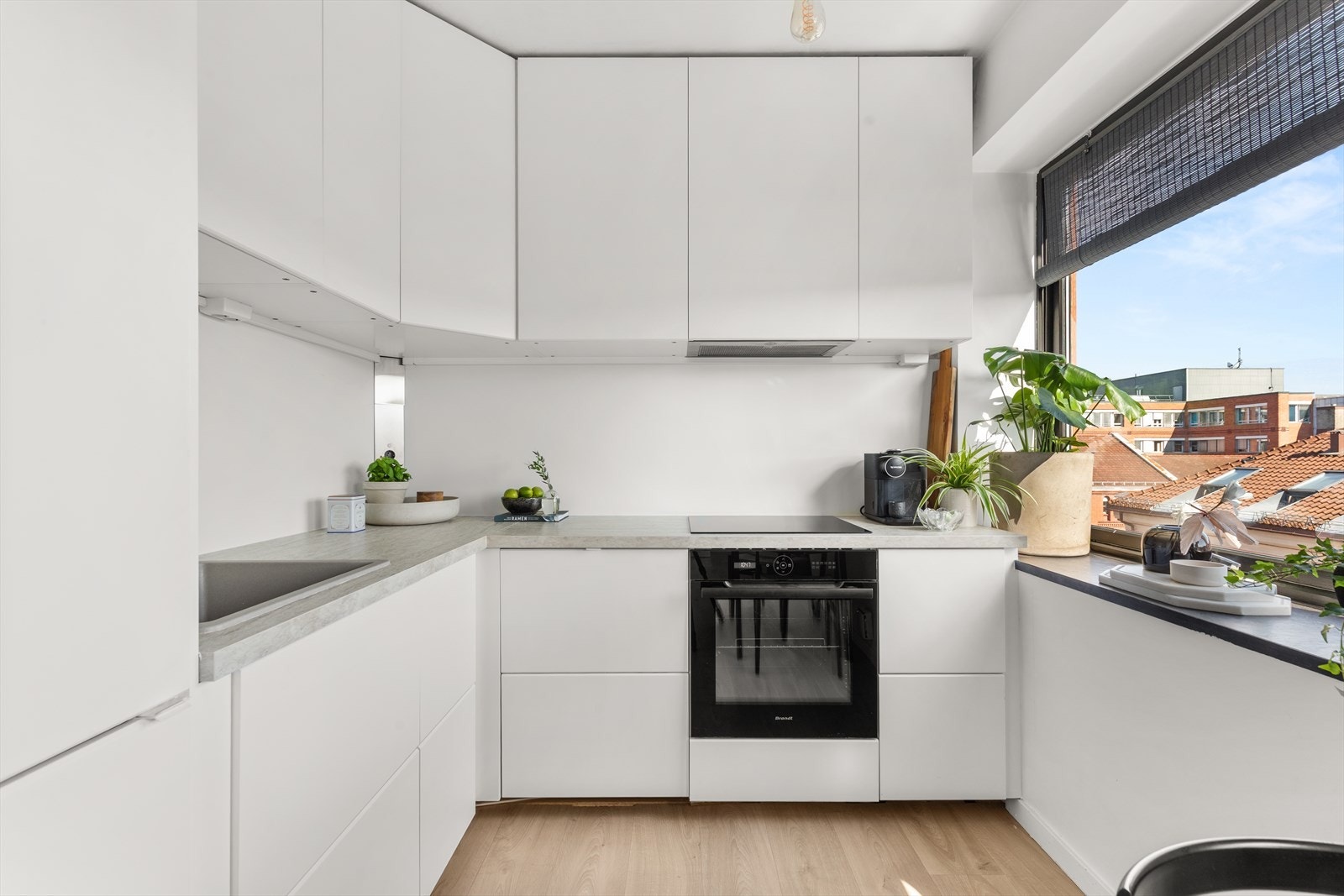 Kjøkkenet holder en fin finish og et tidløst design. Galleribilde